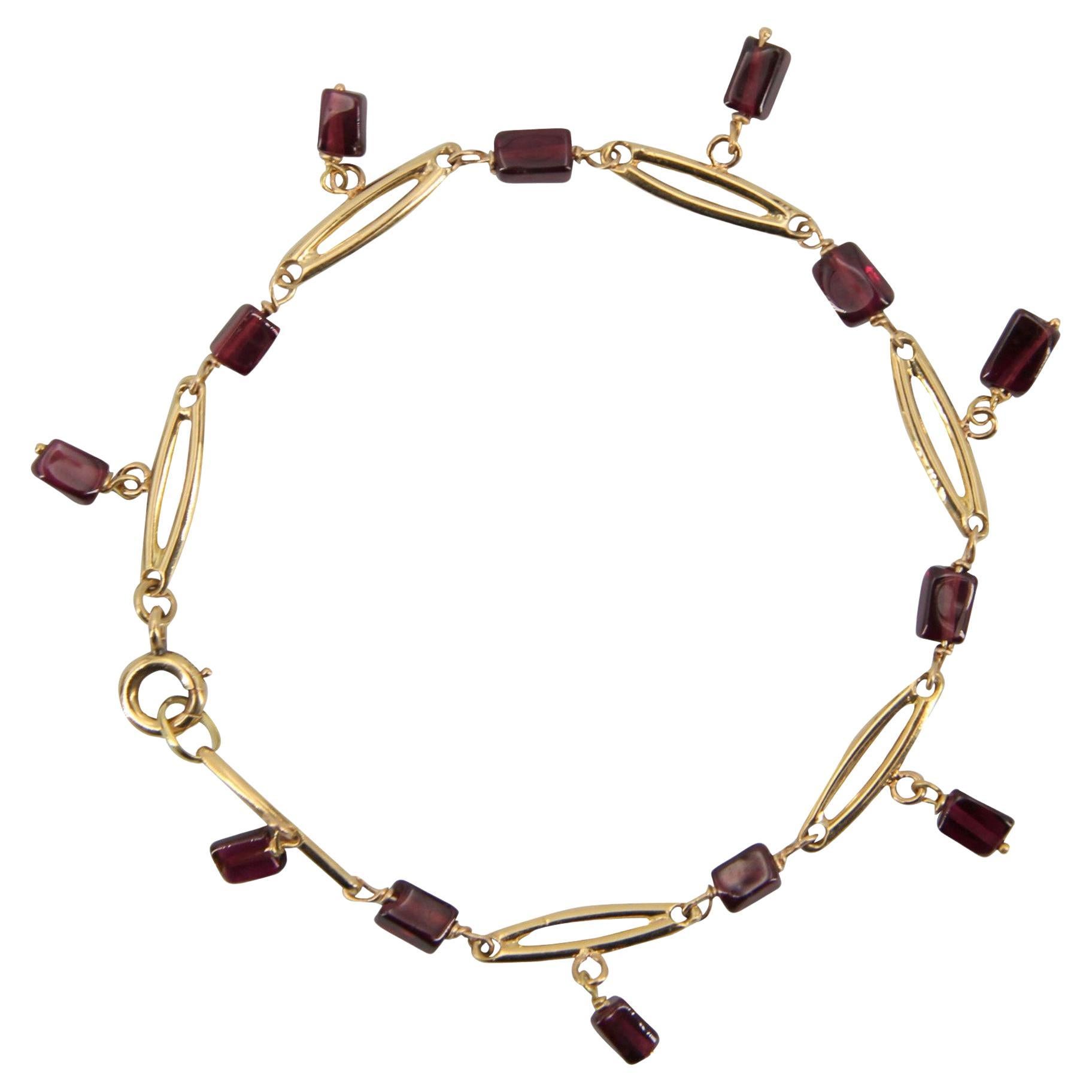 French 1900s Garnet 18 Karat Yellow Gold Bracelet