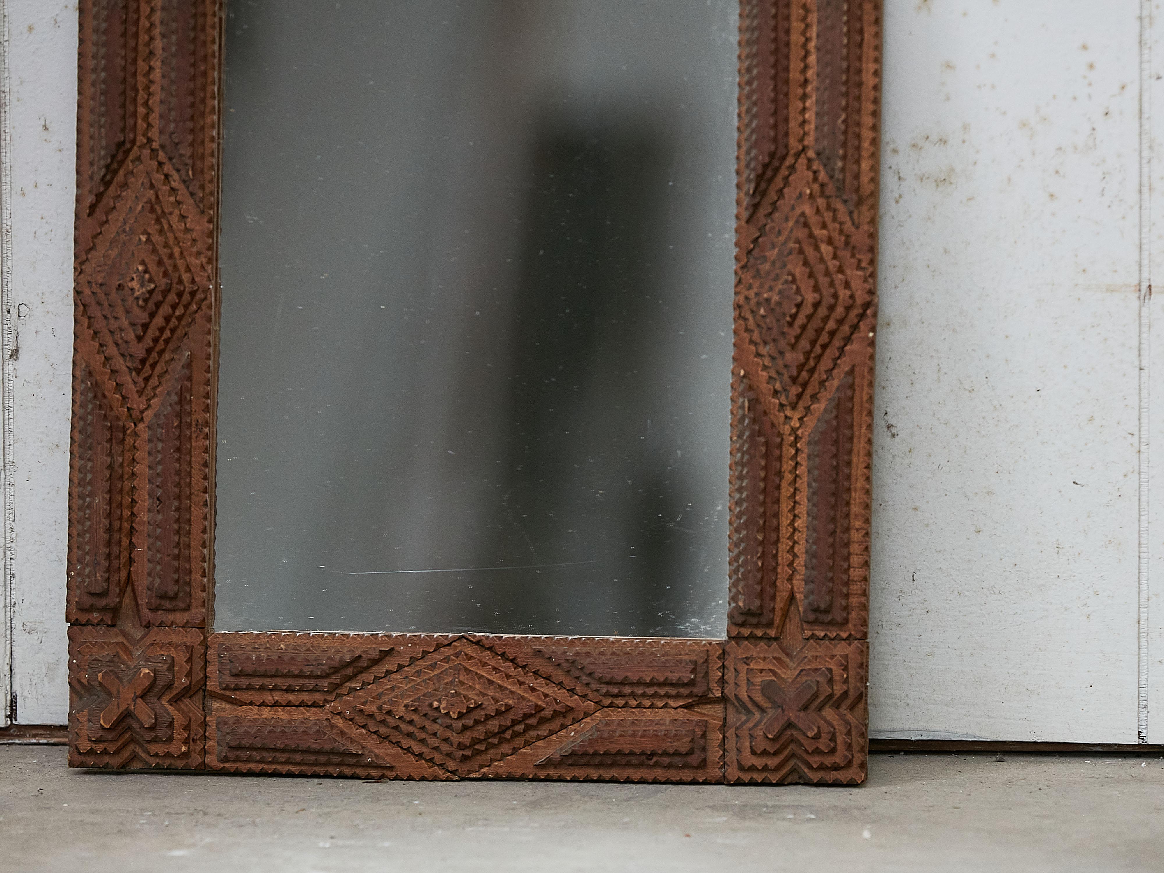 French 1900s Hand Carved Tramp Art Mirror with Raised Diamond Motifs In Good Condition For Sale In Atlanta, GA