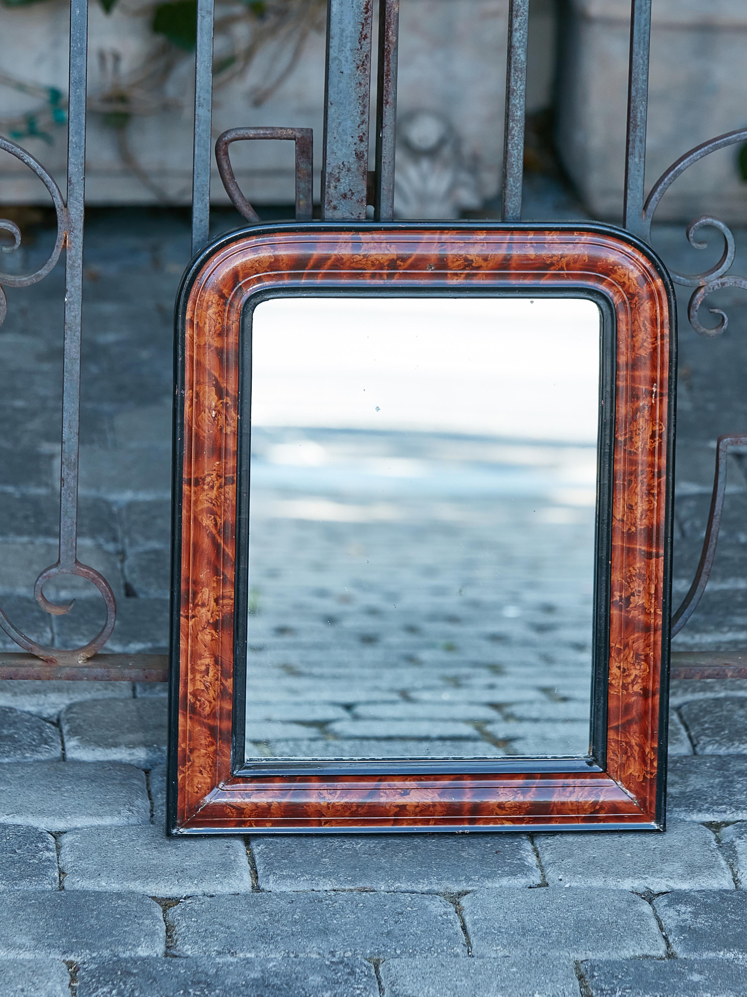 French 1900s Louis-Philippe Inspired Mirror with Tortoise Style Painted Frame For Sale 5