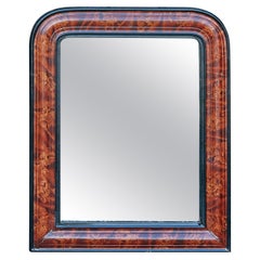 Miroir d'inspiration Louis-Philippe des années 1900 avec cadre peint de style écaille