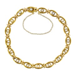 French 1900s Natural Pearl 18 Karat Yellow Gold Bracelet