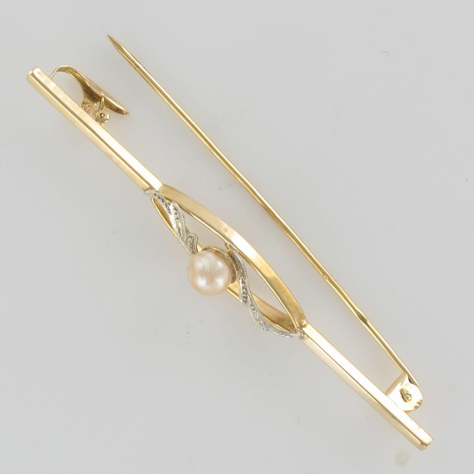 Belle Époque French 1900s Natural Pearl 18 Karat Yellow White Gold Bar Brooch