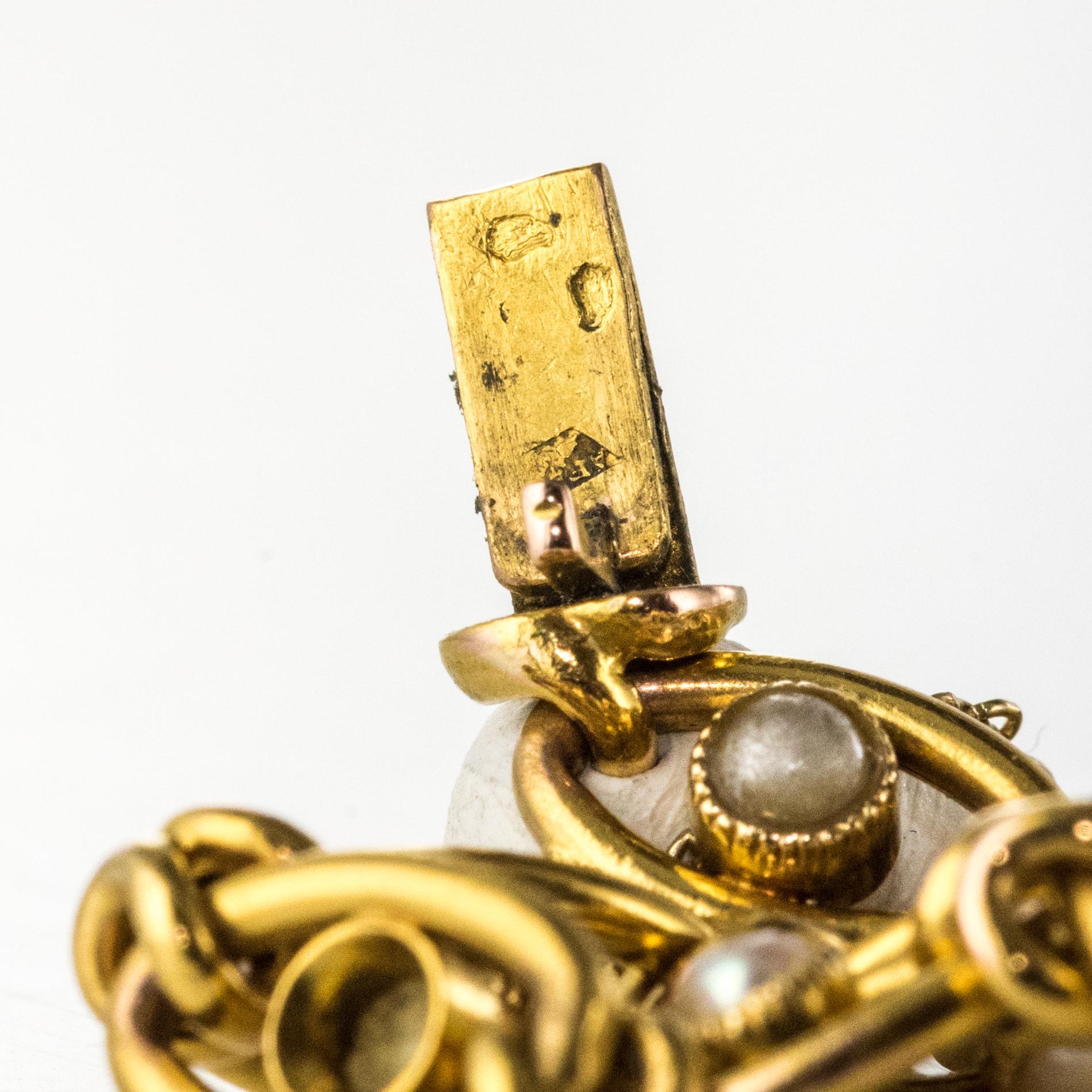French 1900s Natural Pearl 18 Karat Yellow Gold Bracelet 5
