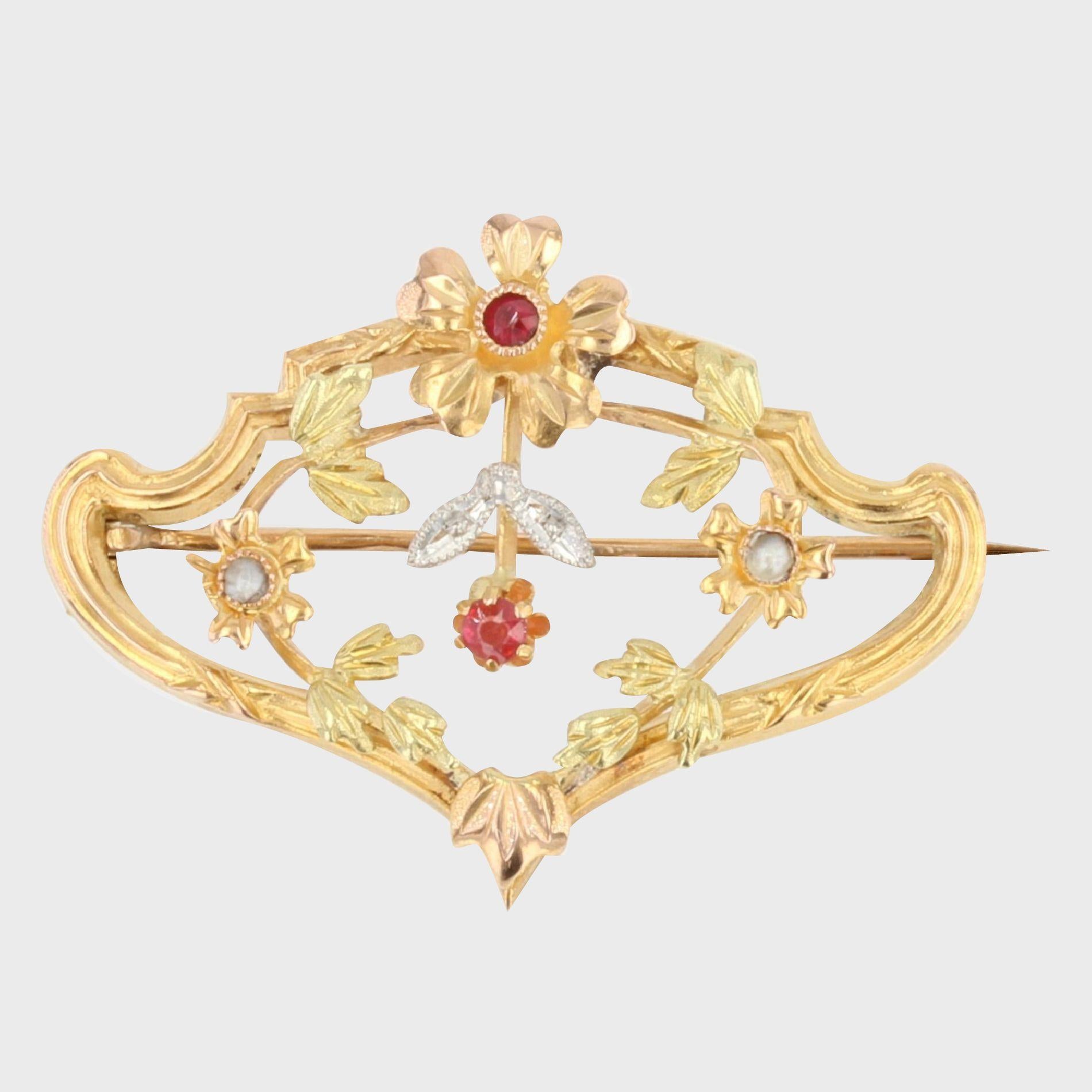 Belle Époque French 1900s Natural Pearl Ruby 18 Karat Yellow Gold Floral Pattern Brooch