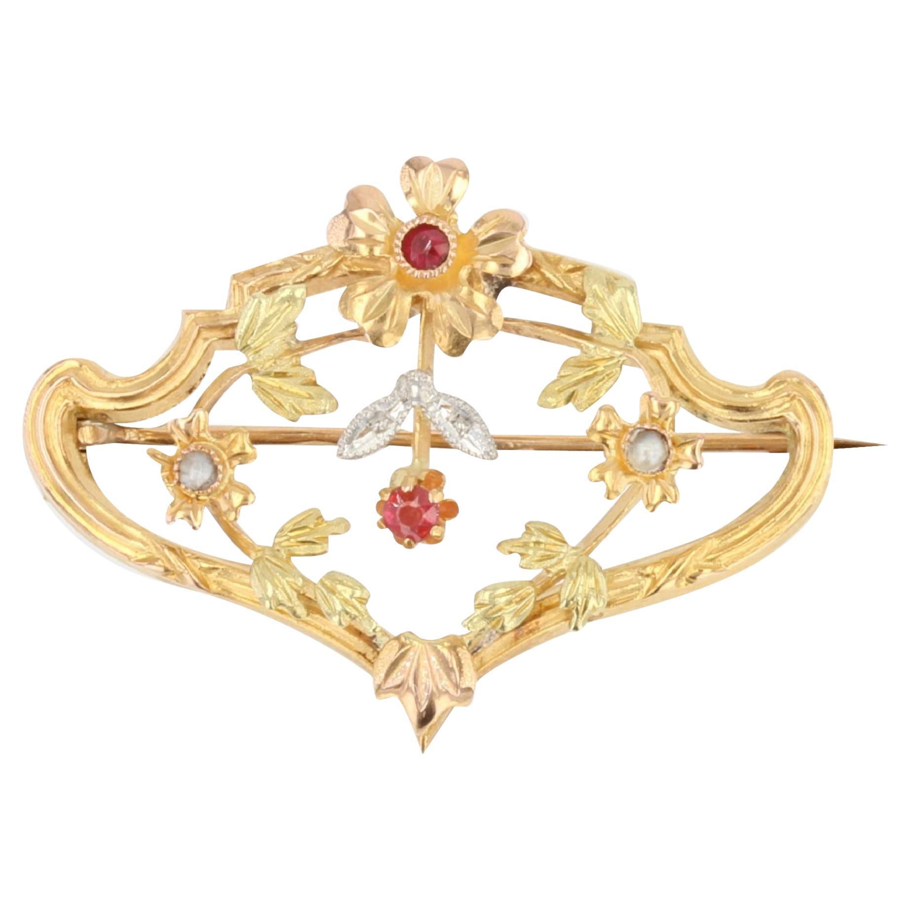French 1900s Natural Pearl Ruby 18 Karat Yellow Gold Floral Pattern Brooch