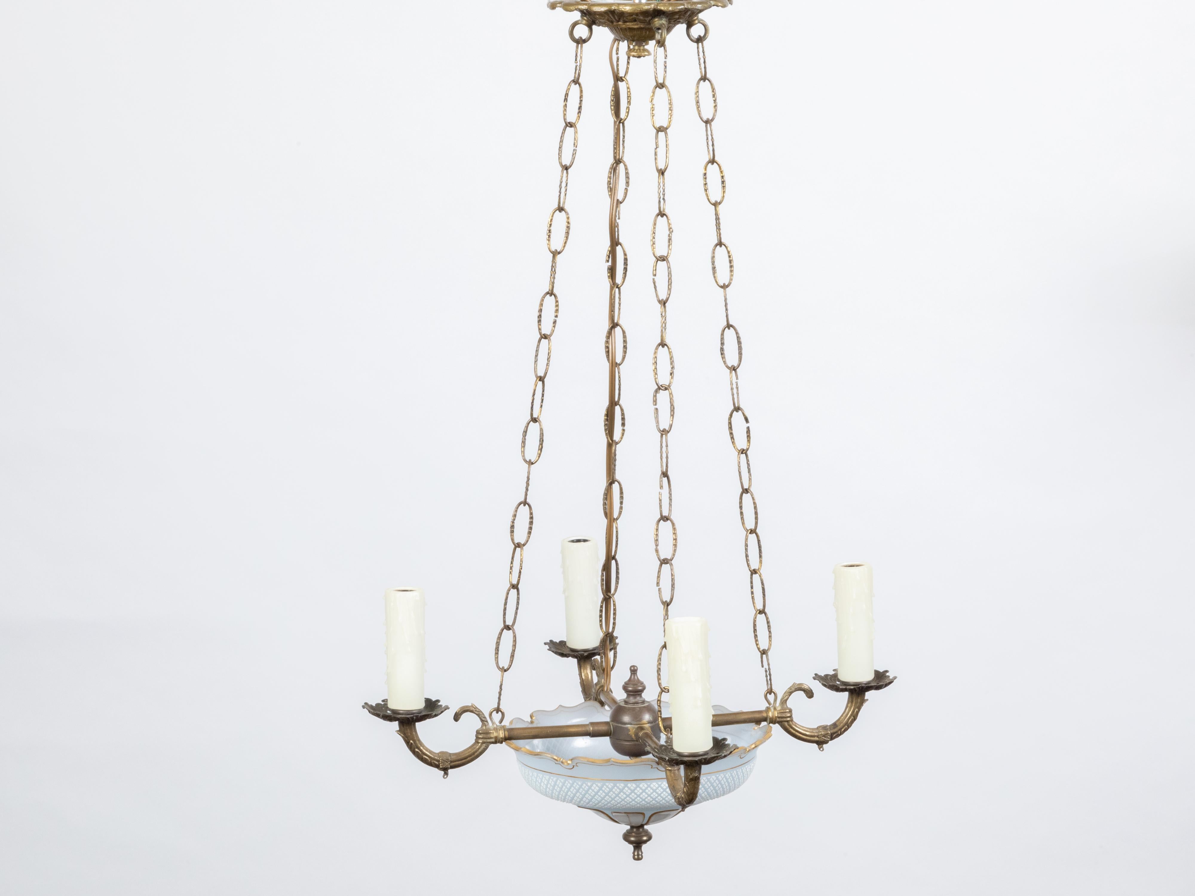 French 1900s Opaline Four-Light Chandelier with Leaf Motifs and Profiled Links In Good Condition For Sale In Atlanta, GA