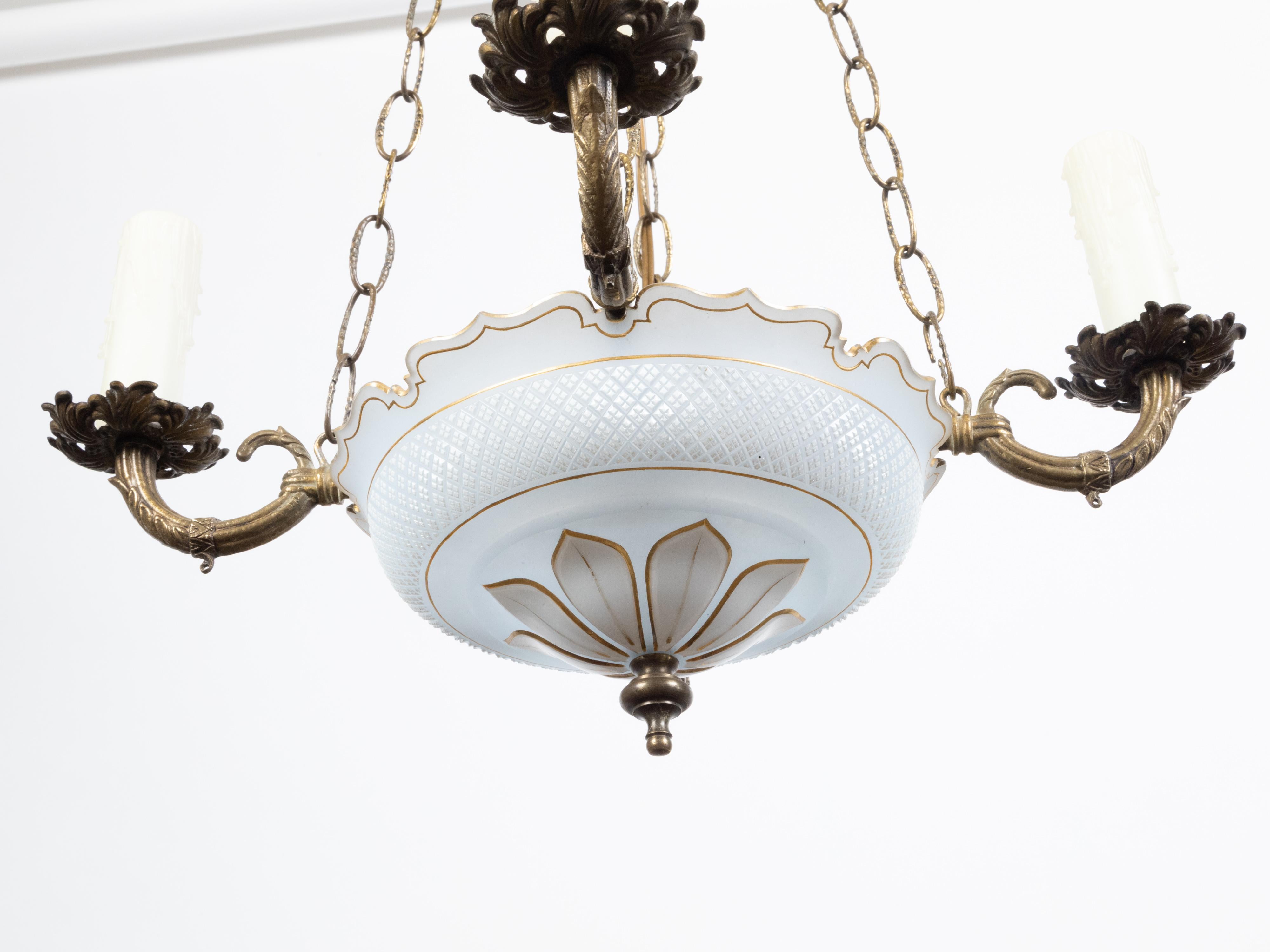 French 1900s Opaline Four-Light Chandelier with Leaf Motifs and Profiled Links For Sale 1