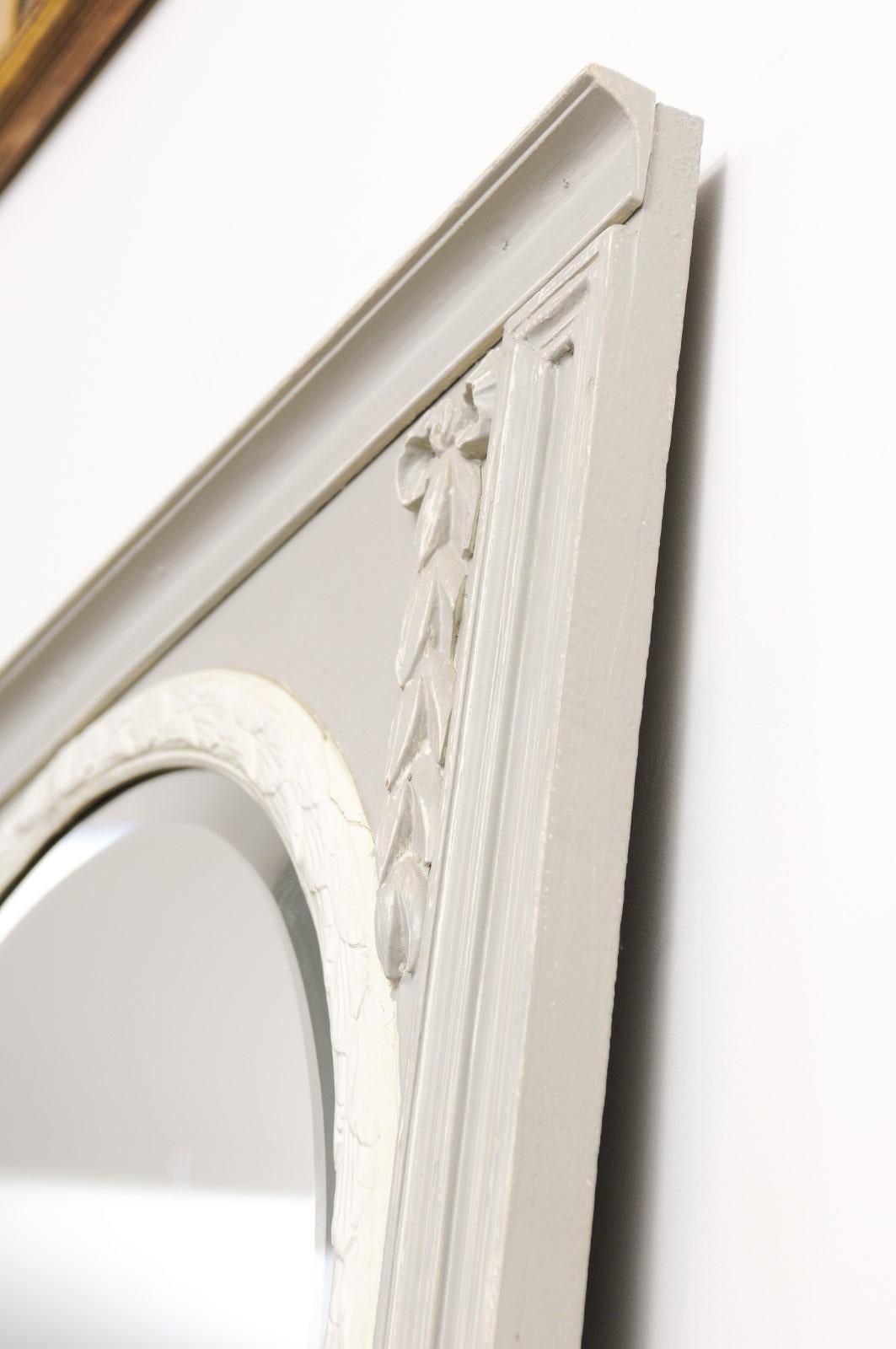 French 1900s Painted Trumeau Mirror with Carved Foliage and Arched Molding For Sale 5