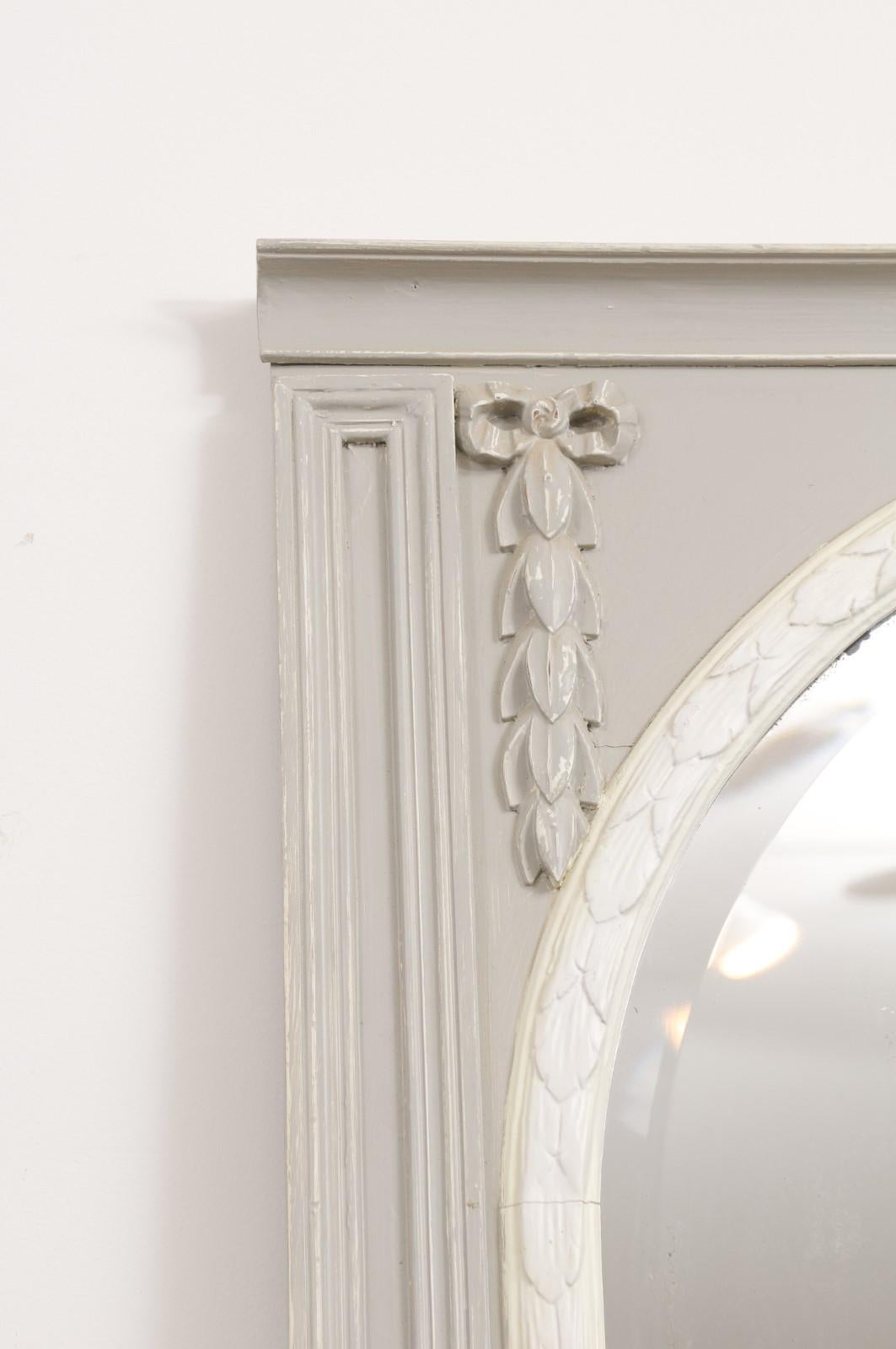 French 1900s Painted Trumeau Mirror with Carved Foliage and Arched Molding For Sale 3