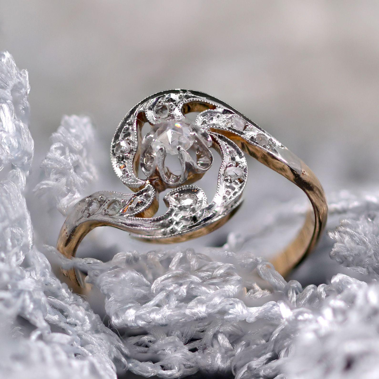 French 1900s Rose-Cut Diamond 18 Karat Yellow Gold Ring 4