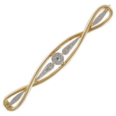 French 1900s Rose-Cut Diamonds 18 Karat Yellow White Gold Bar Brooch