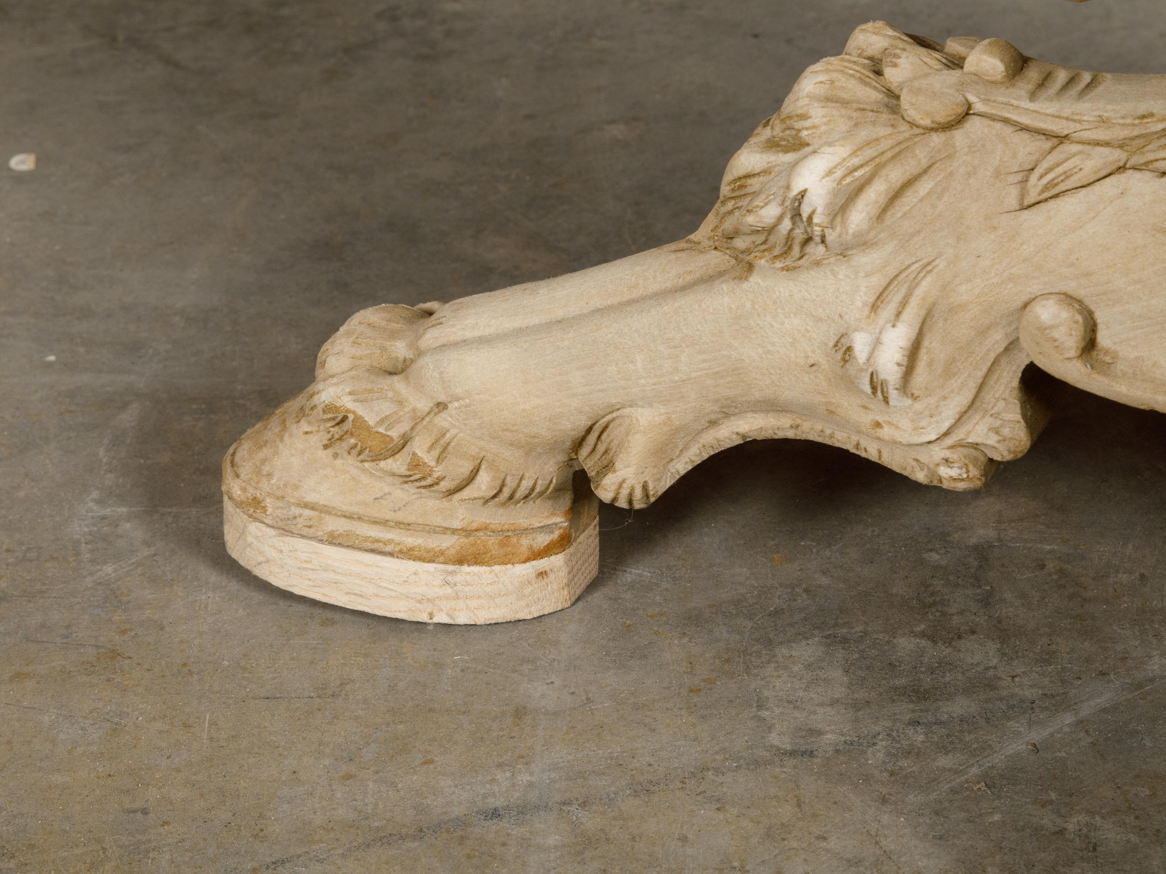 French 1900s Round Top Pedestal Table with Carved Rams' Heads and Scrollwork 3
