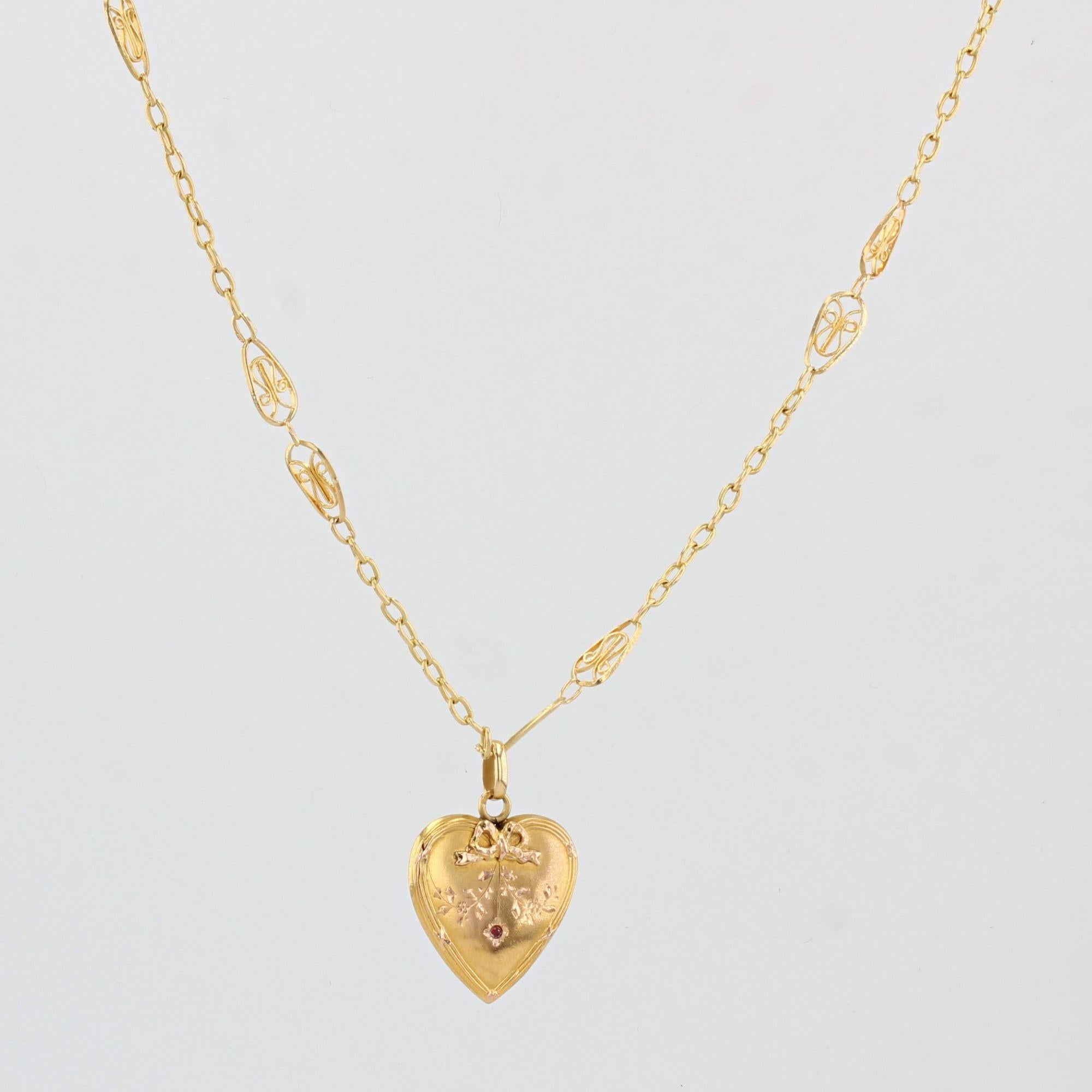 French 1900s Ruby 18 Karat Yellow Gold Heart Shape Pendant and Chain 4