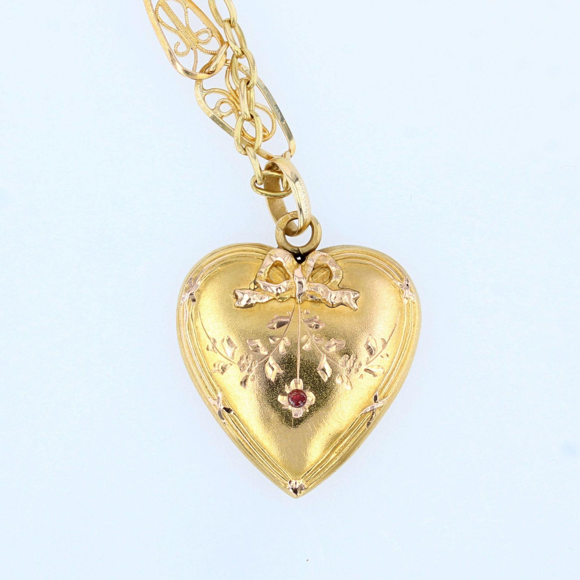 Women's French 1900s Ruby 18 Karat Yellow Gold Heart Shape Pendant and Chain