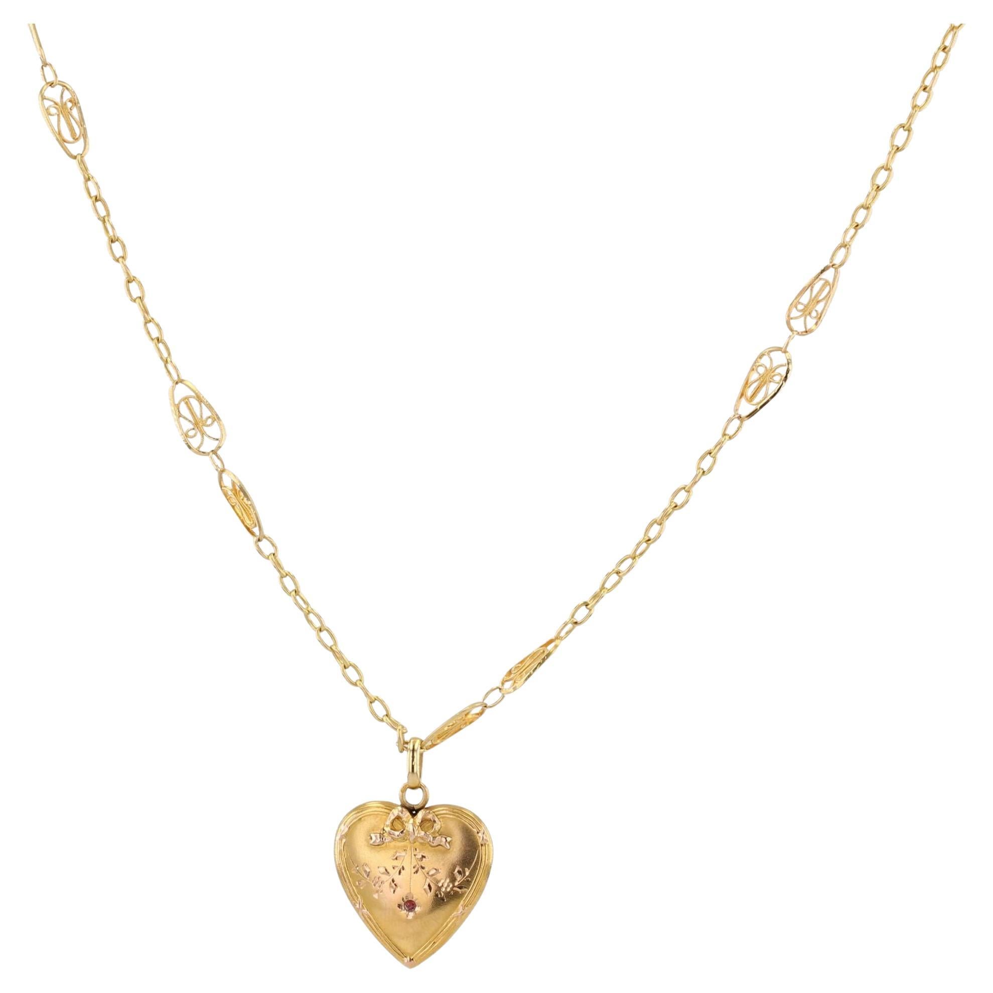 French 1900s Ruby 18 Karat Yellow Gold Heart Shape Pendant and Chain