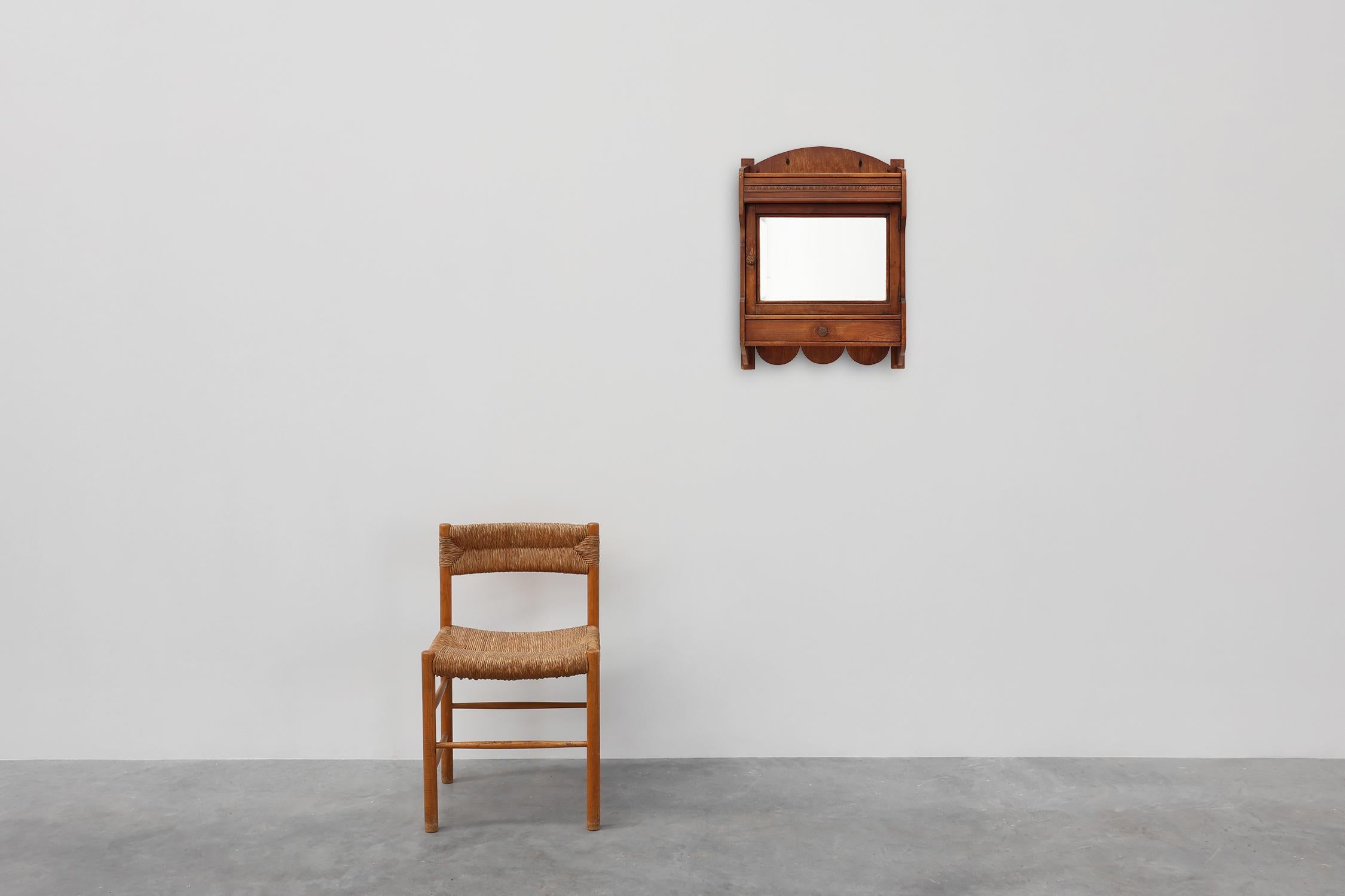 Stile provenzale Armadietto da barba a specchio rustico francese del 1900 in oak in vendita