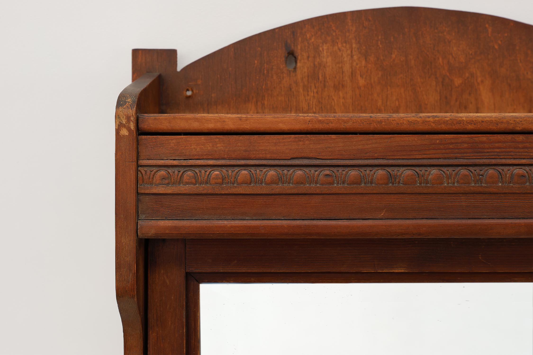 Francese Armadietto da barba a specchio rustico francese del 1900 in oak in vendita