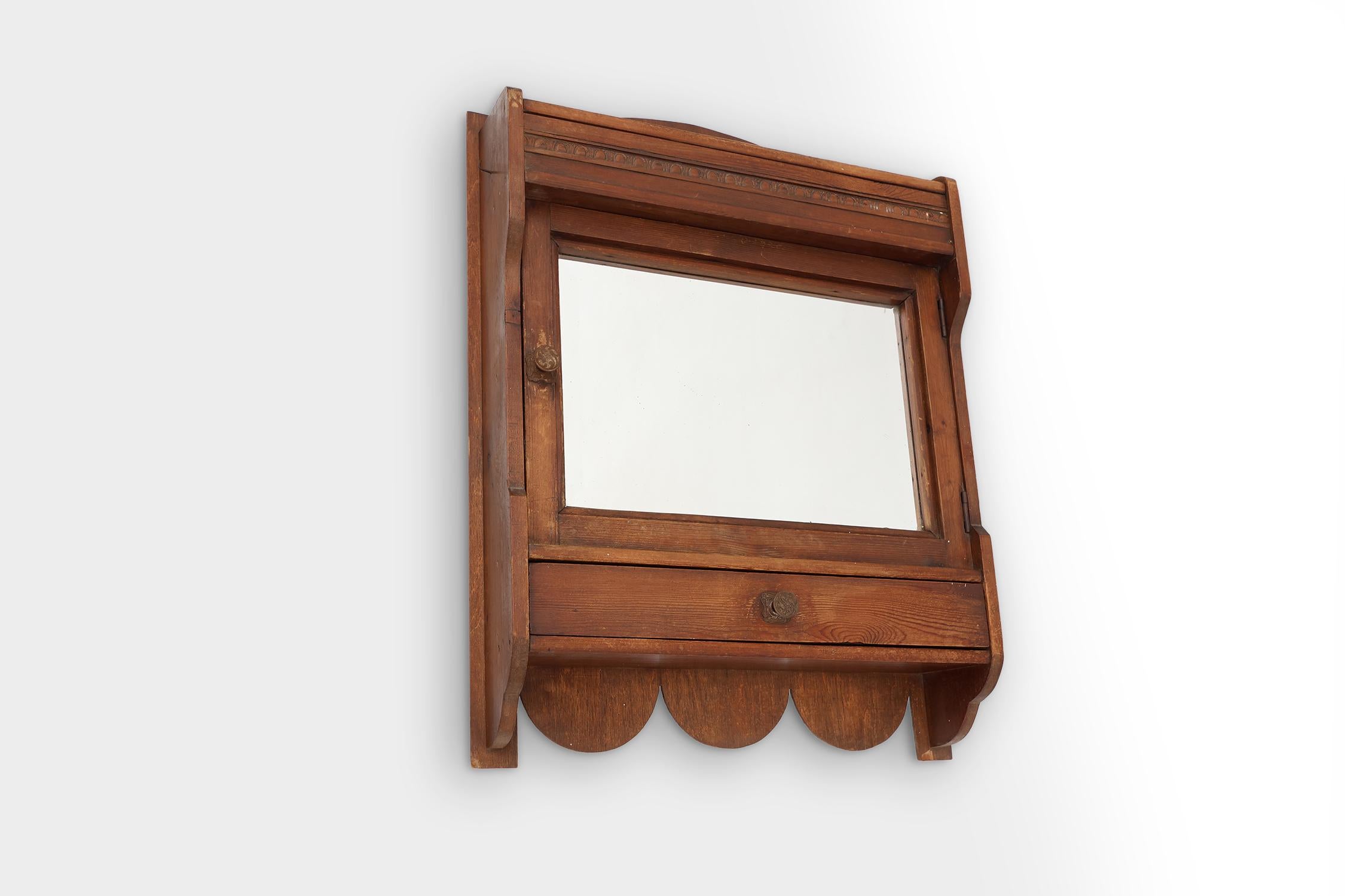 Armadietto da barba a specchio rustico francese del 1900 in oak in vendita 1
