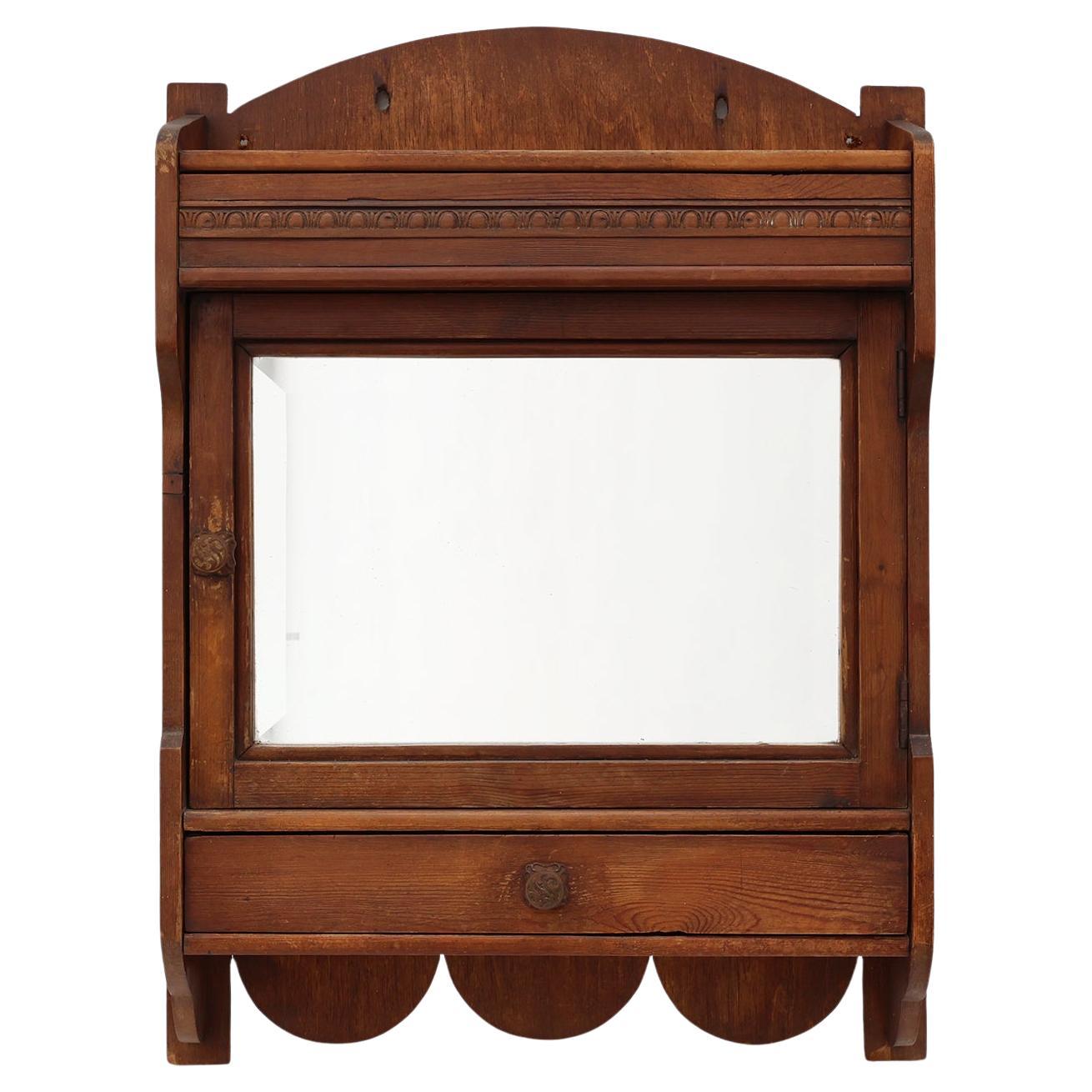 Armadietto da barba a specchio rustico francese del 1900 in oak in vendita