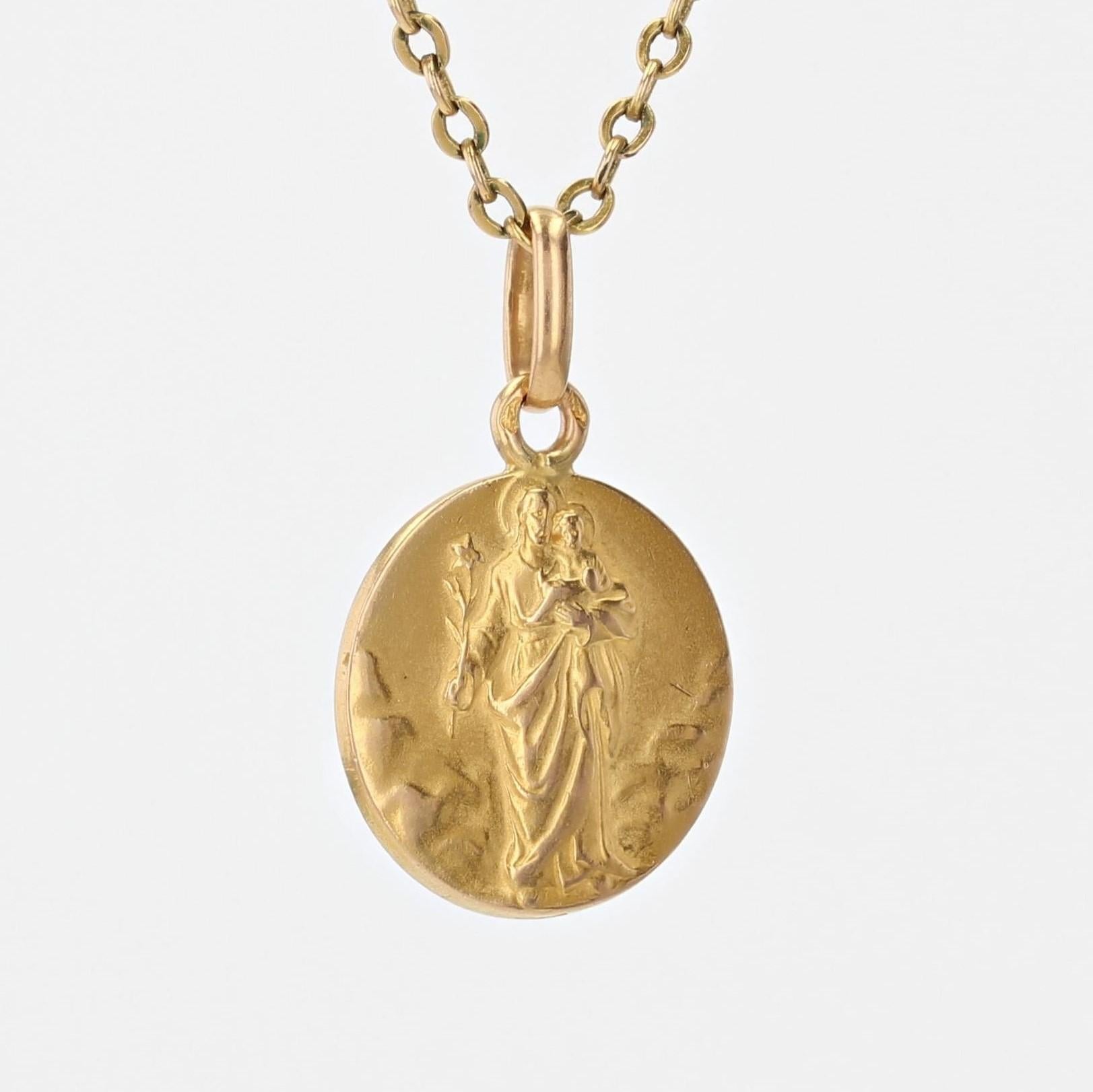 French 1900s Saint Joseph with Lily 18 Karat Yellow Gold Medal In Good Condition In Poitiers, FR