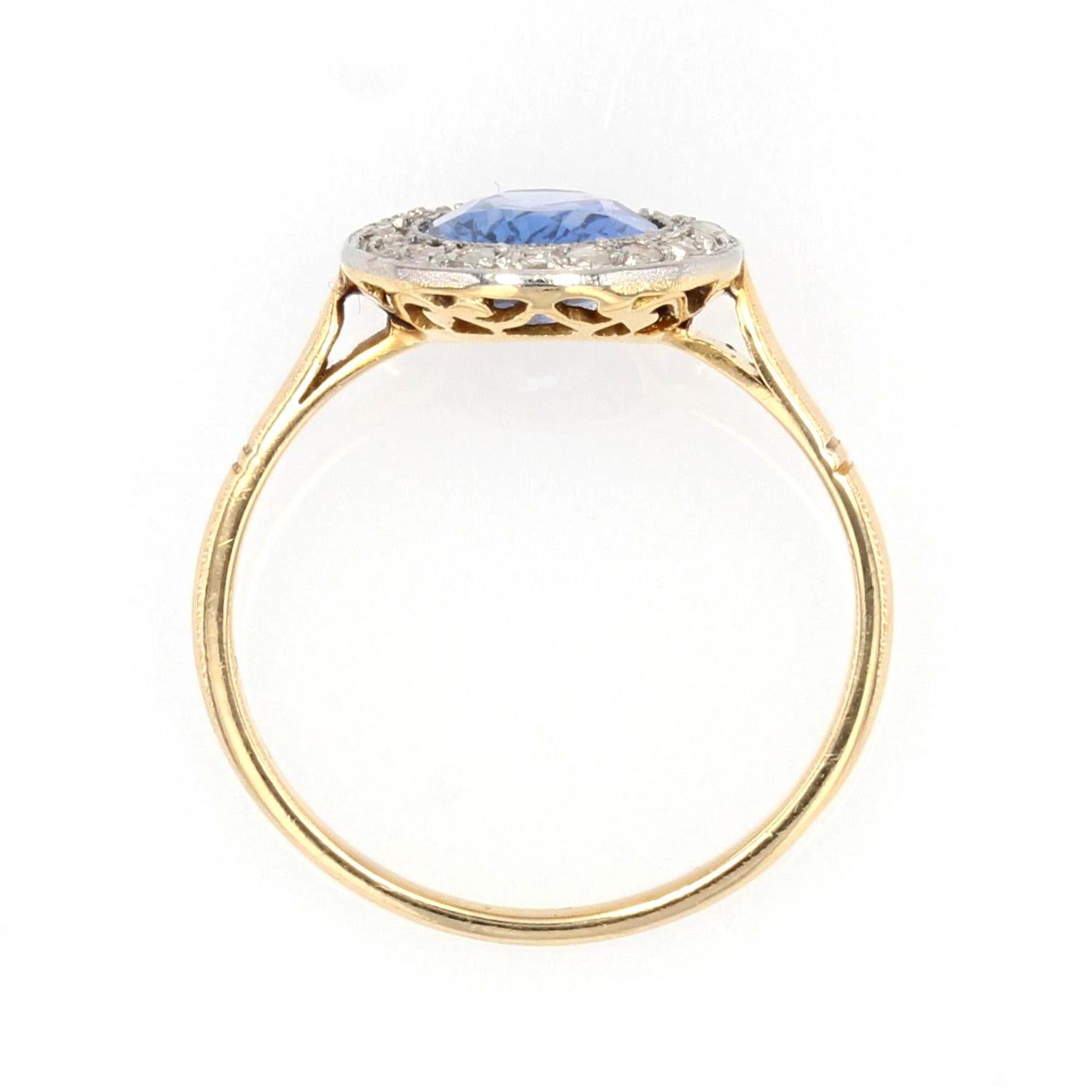 Bague de fianailles en or jaune 18 carats, saphir et diamant, des annes 1900. en vente 4