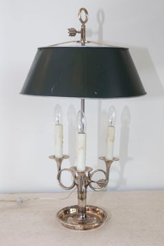 French, 1900s, Silvered Bronze Bouillotte Table Lamp with Horns and Green Shade