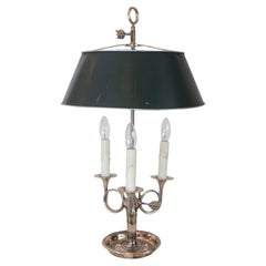 Französische Bouillotte-Tischlampe aus versilberter Bronze mit Hornen und grünem Schirm, 1900er Jahre