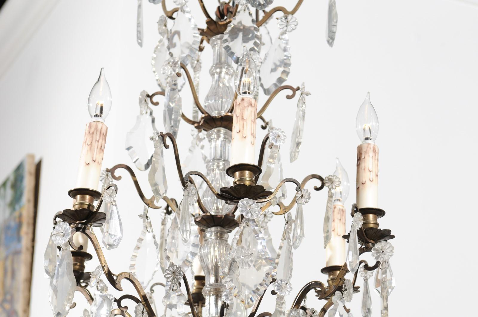 French 1900s Six-Light Crystal Chandelier with Brass Armature and Pendeloques In Good Condition In Atlanta, GA