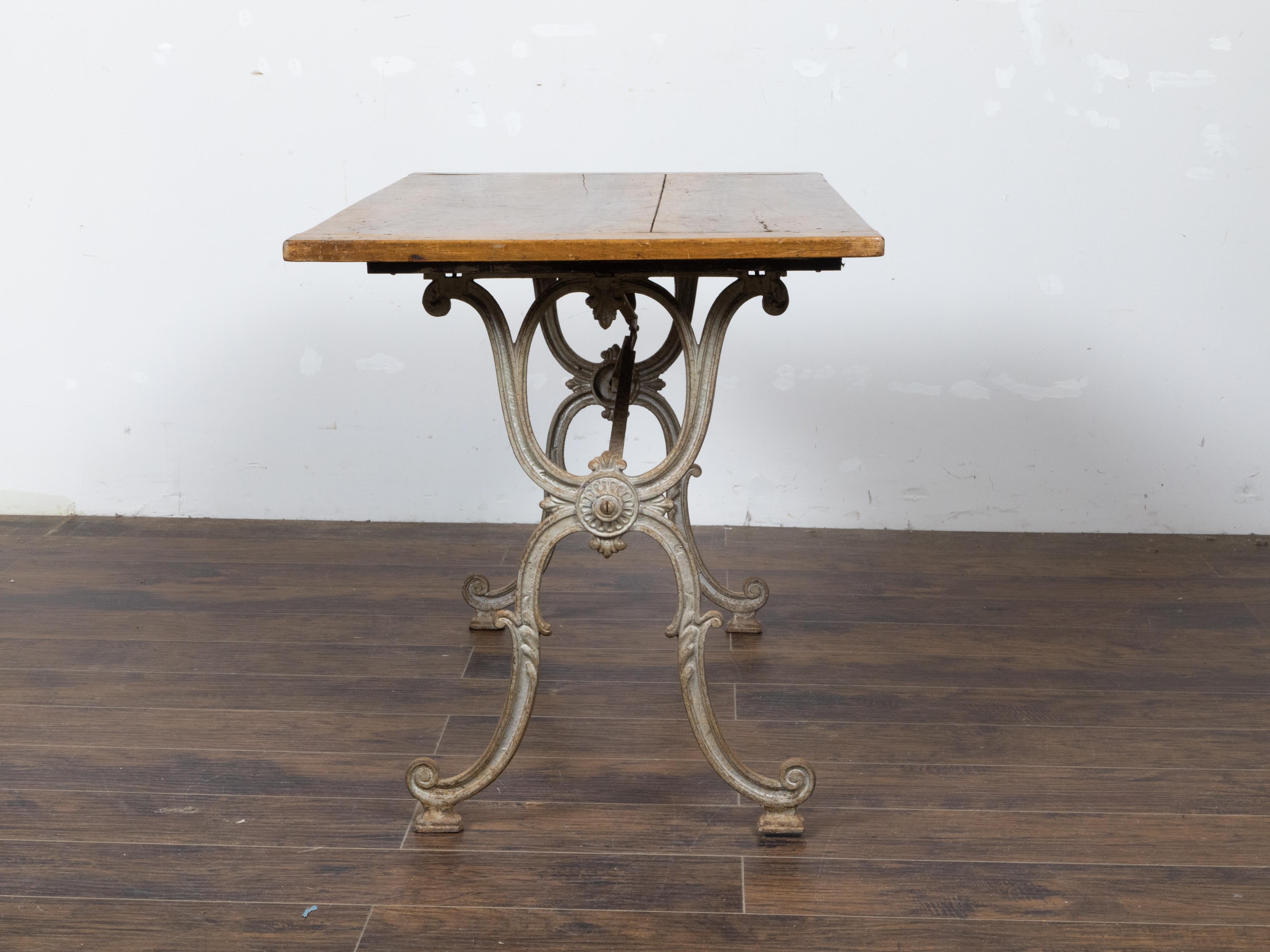 French 1900s Steel and Wood Console Table with Curving X-Form Legs and Stretcher For Sale 1