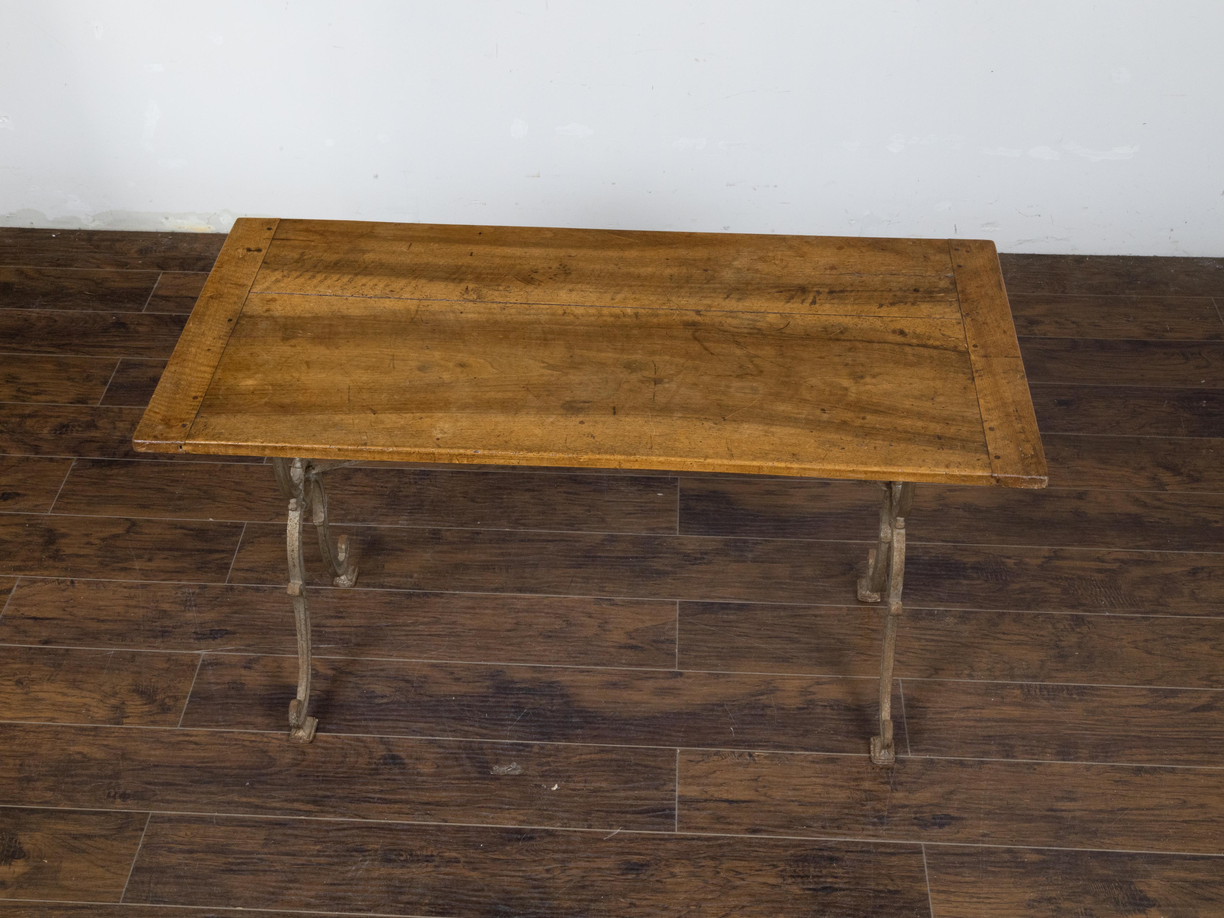 Konsolentisch aus Stahl und Holz aus den 1900er Jahren mit geschwungenen X-förmigen Beinen und Stretcher im Angebot 4