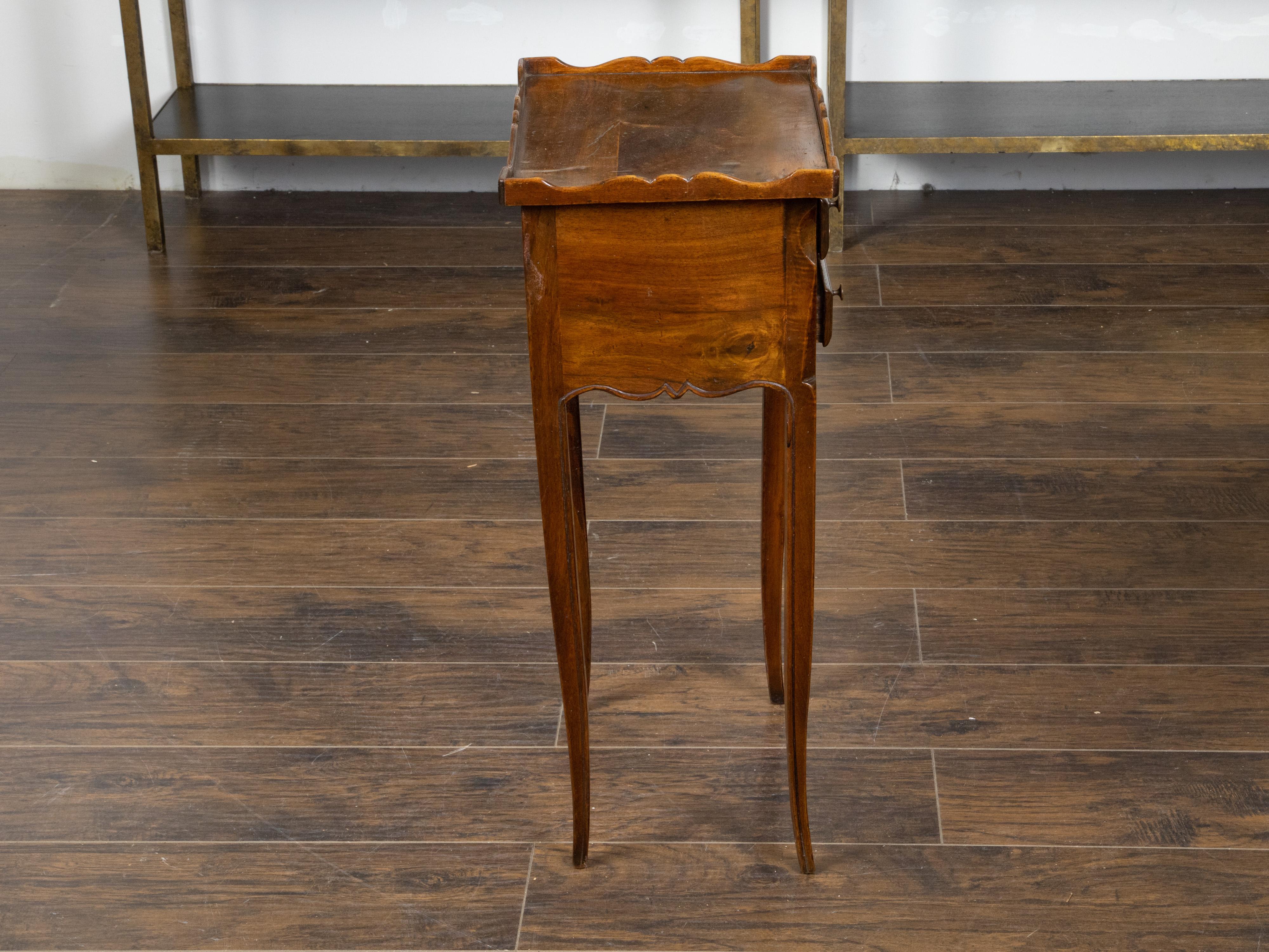 French, 1900s, Walnut Side Table with Carved Tray Top and Four Small Drawers For Sale 2