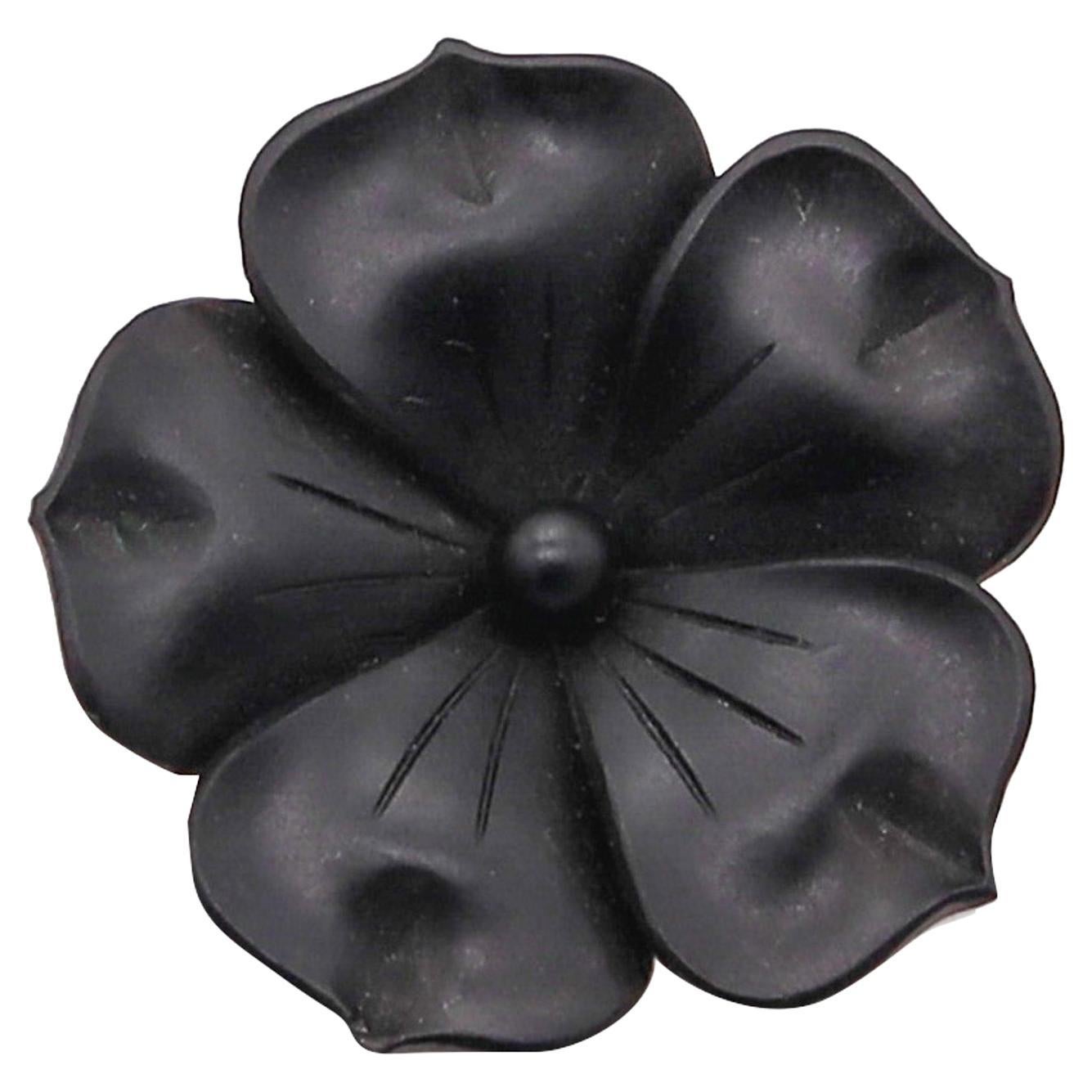 Französische 1905 Edwardian Art Nouveau Black Onyx Flower Clip in 18 Karat Gelbgold