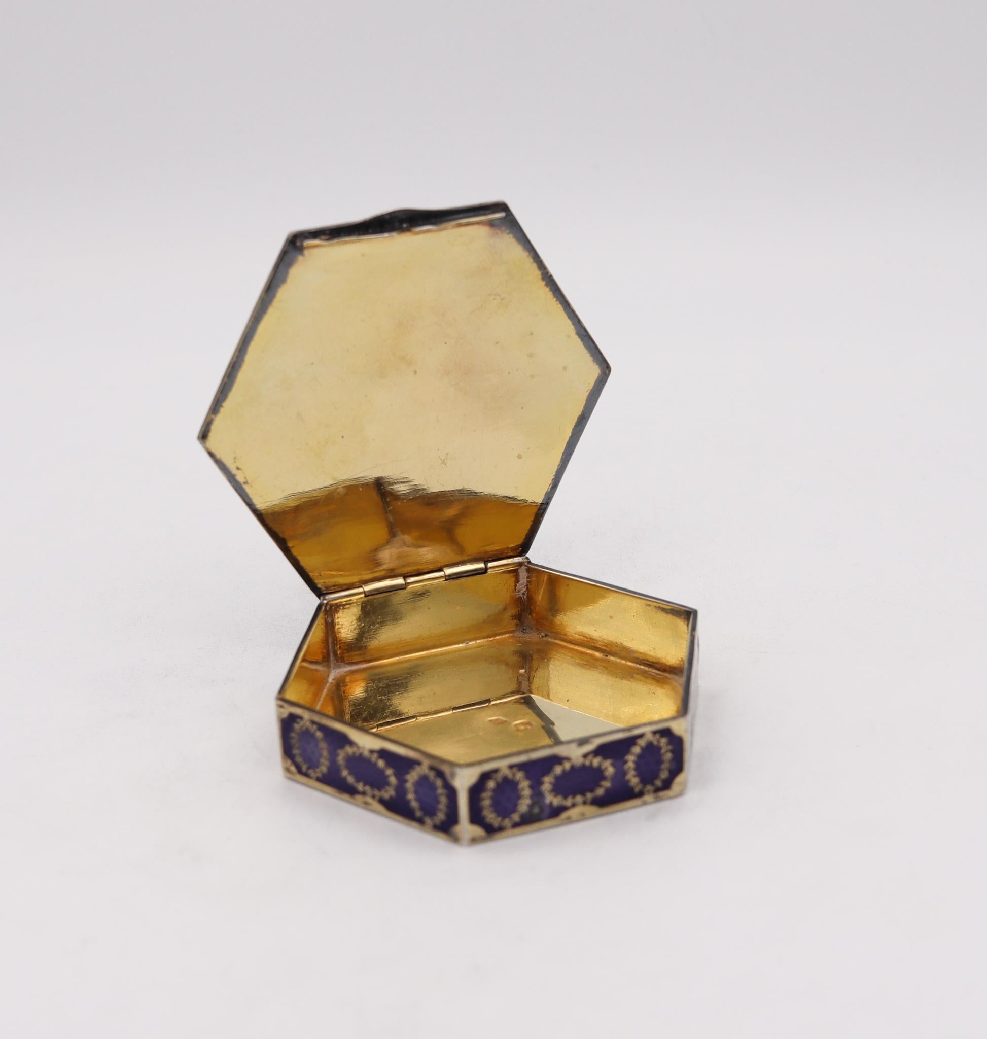 French 1905 Edwardian Hexagonal Snuff Box Sterling Silver with Guilloche Enamel For Sale 2