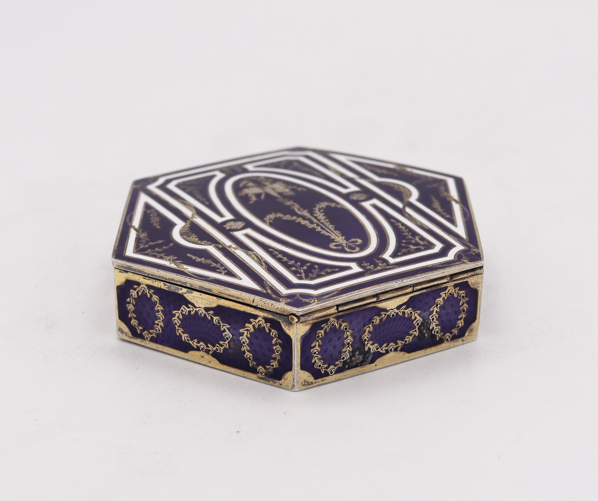 French 1905 Edwardian Hexagonal Snuff Box Sterling Silver with Guilloche Enamel For Sale 3