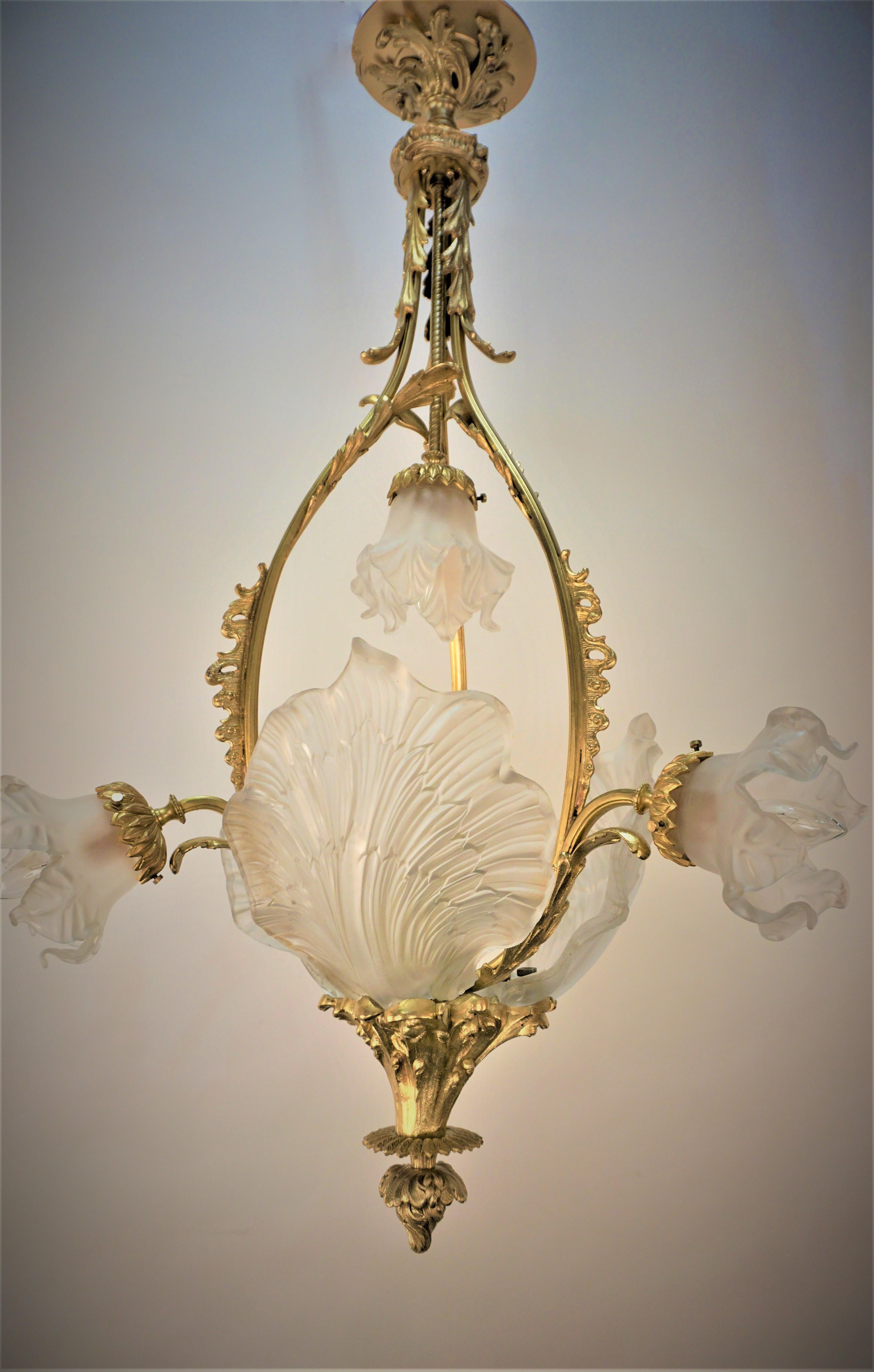 French 1910's Bronze and Blown Glass Chandelier For Sale 7