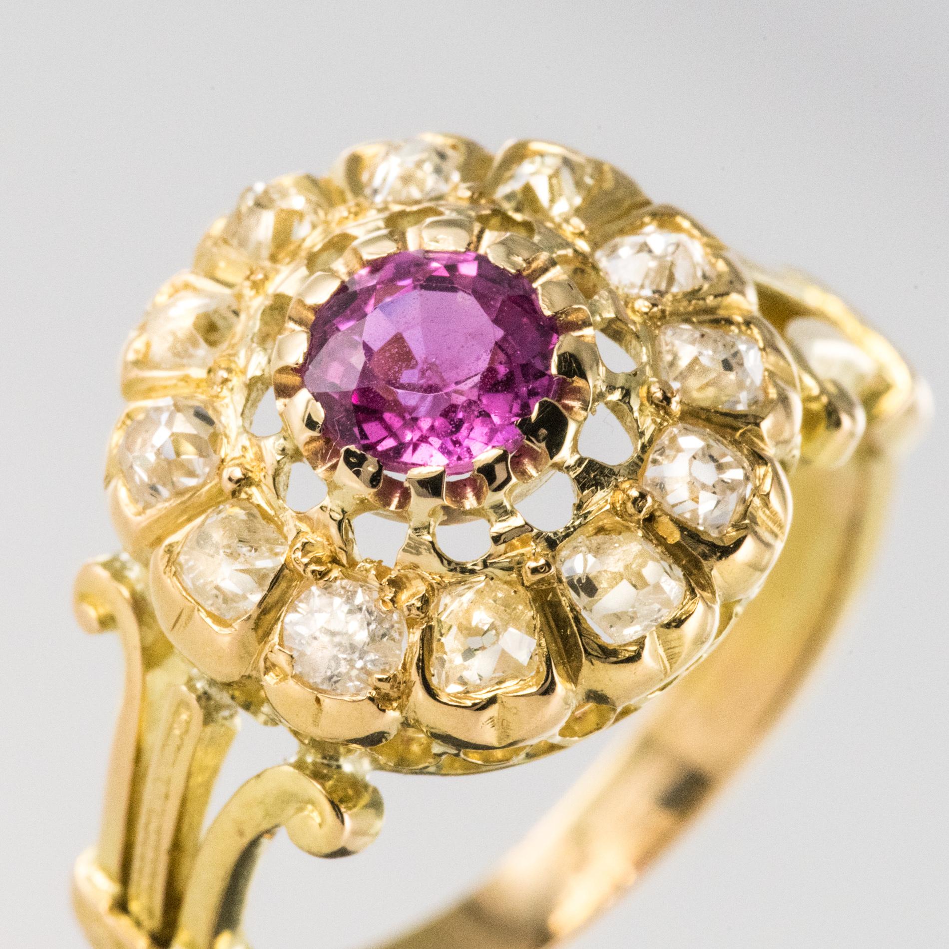 French 1910s Pink Sapphire Diamonds 18 Karat Yellow Gold Daisy Ring 6