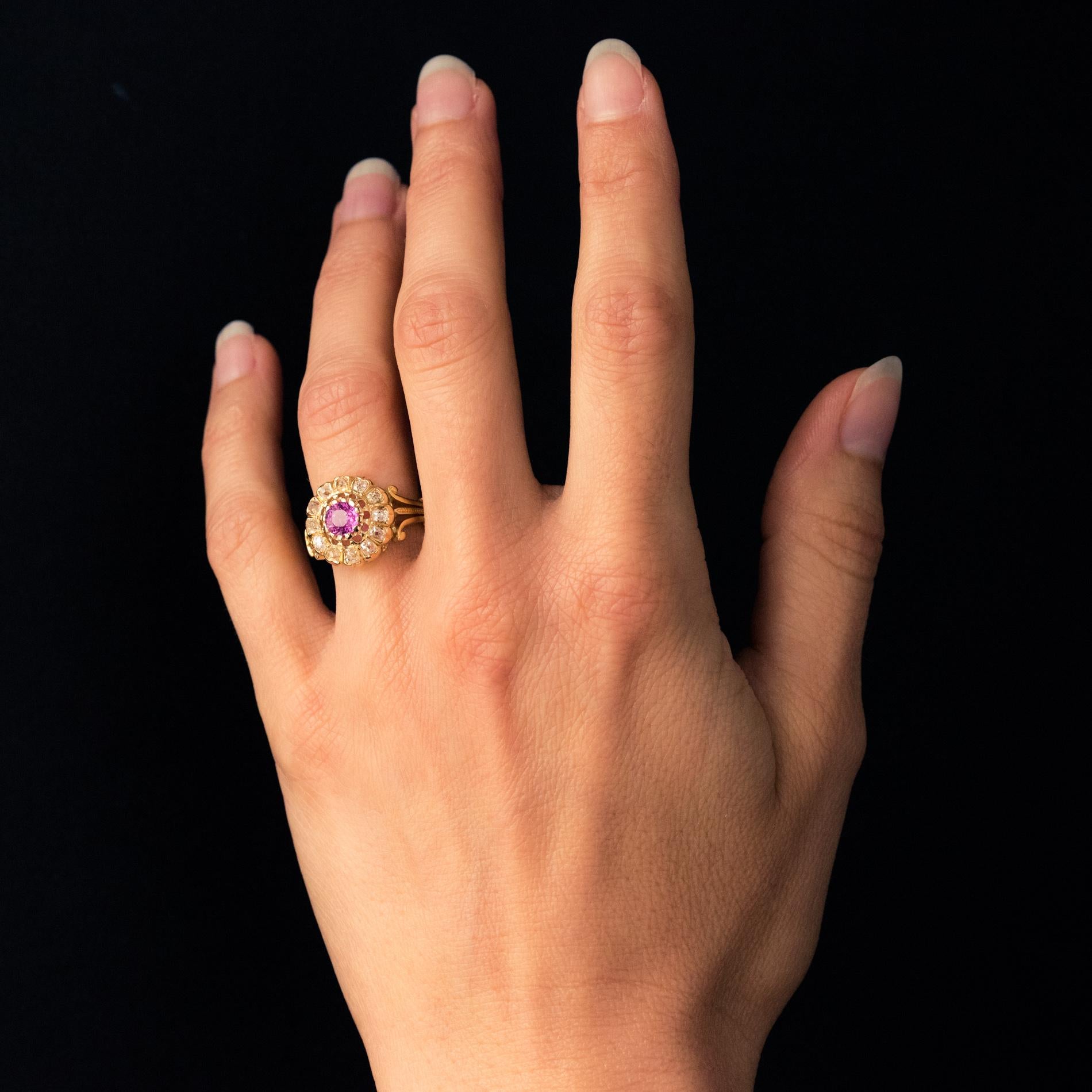 French 1910s Pink Sapphire Diamonds 18 Karat Yellow Gold Daisy Ring 7