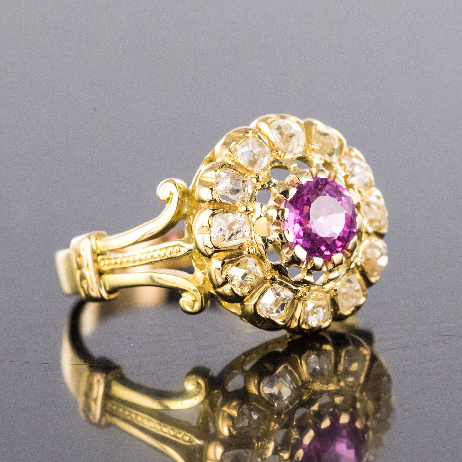 French 1910s Pink Sapphire Diamonds 18 Karat Yellow Gold Daisy Ring 9