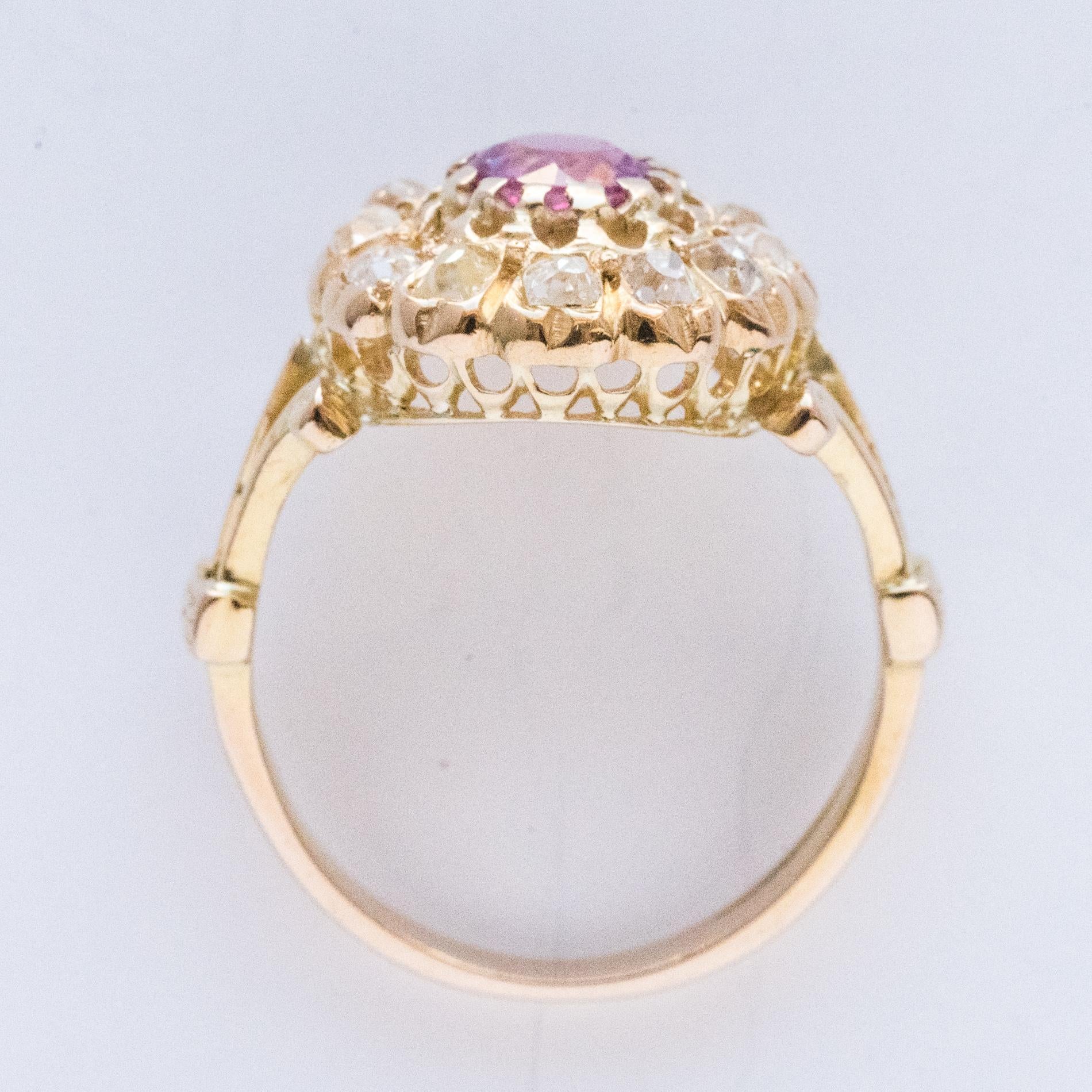 French 1910s Pink Sapphire Diamonds 18 Karat Yellow Gold Daisy Ring 11