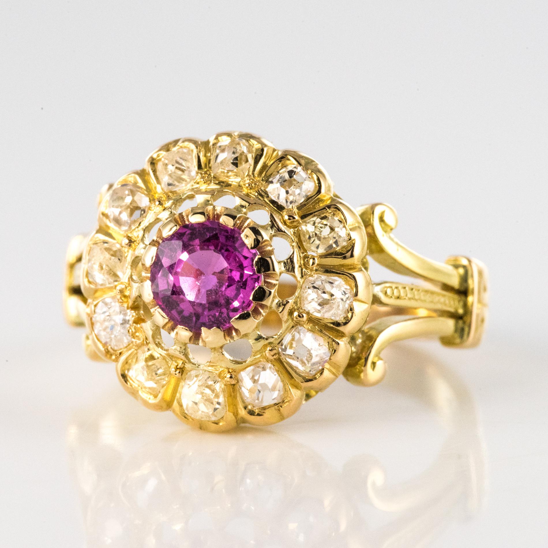 Belle Époque French 1910s Pink Sapphire Diamonds 18 Karat Yellow Gold Daisy Ring