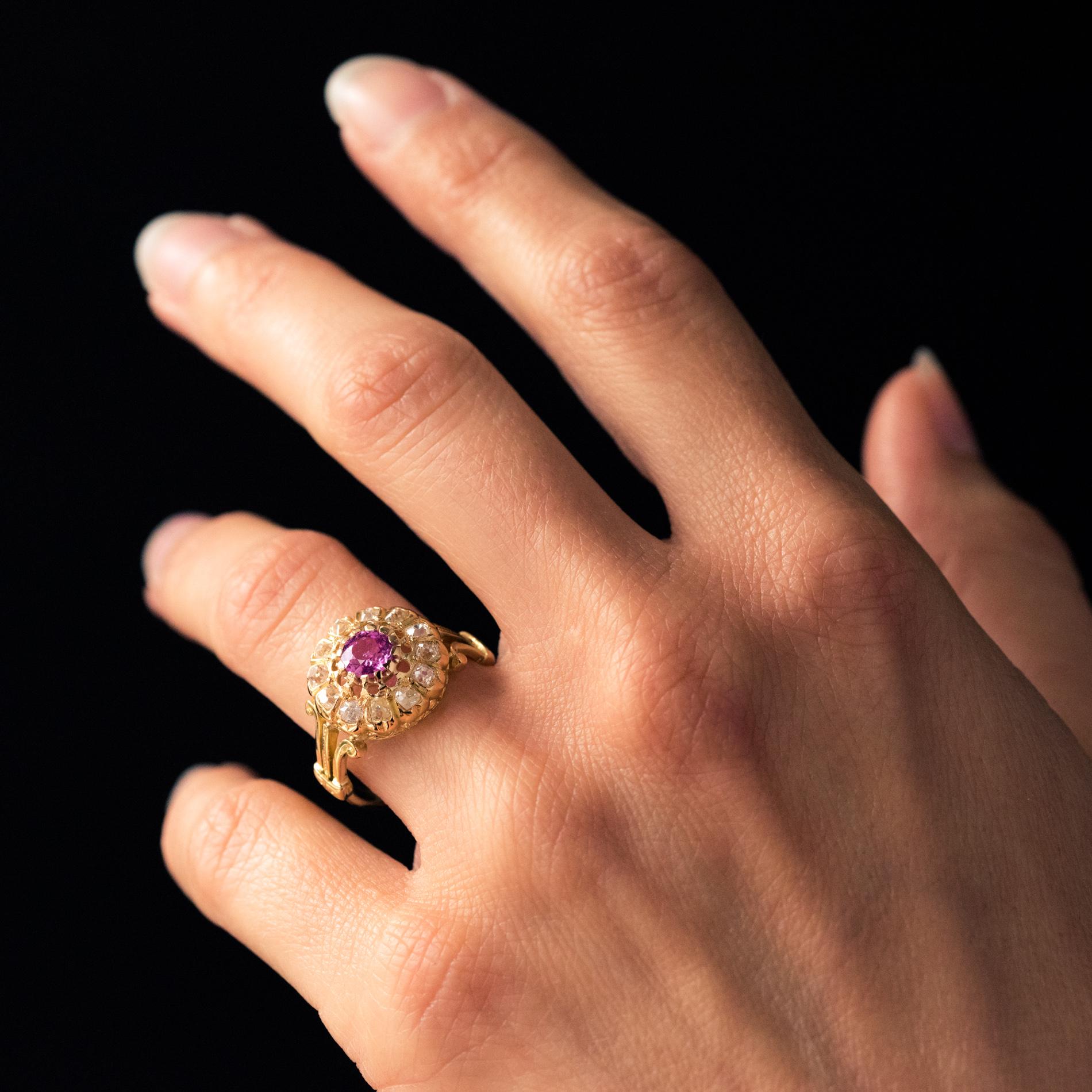 French 1910s Pink Sapphire Diamonds 18 Karat Yellow Gold Daisy Ring 2