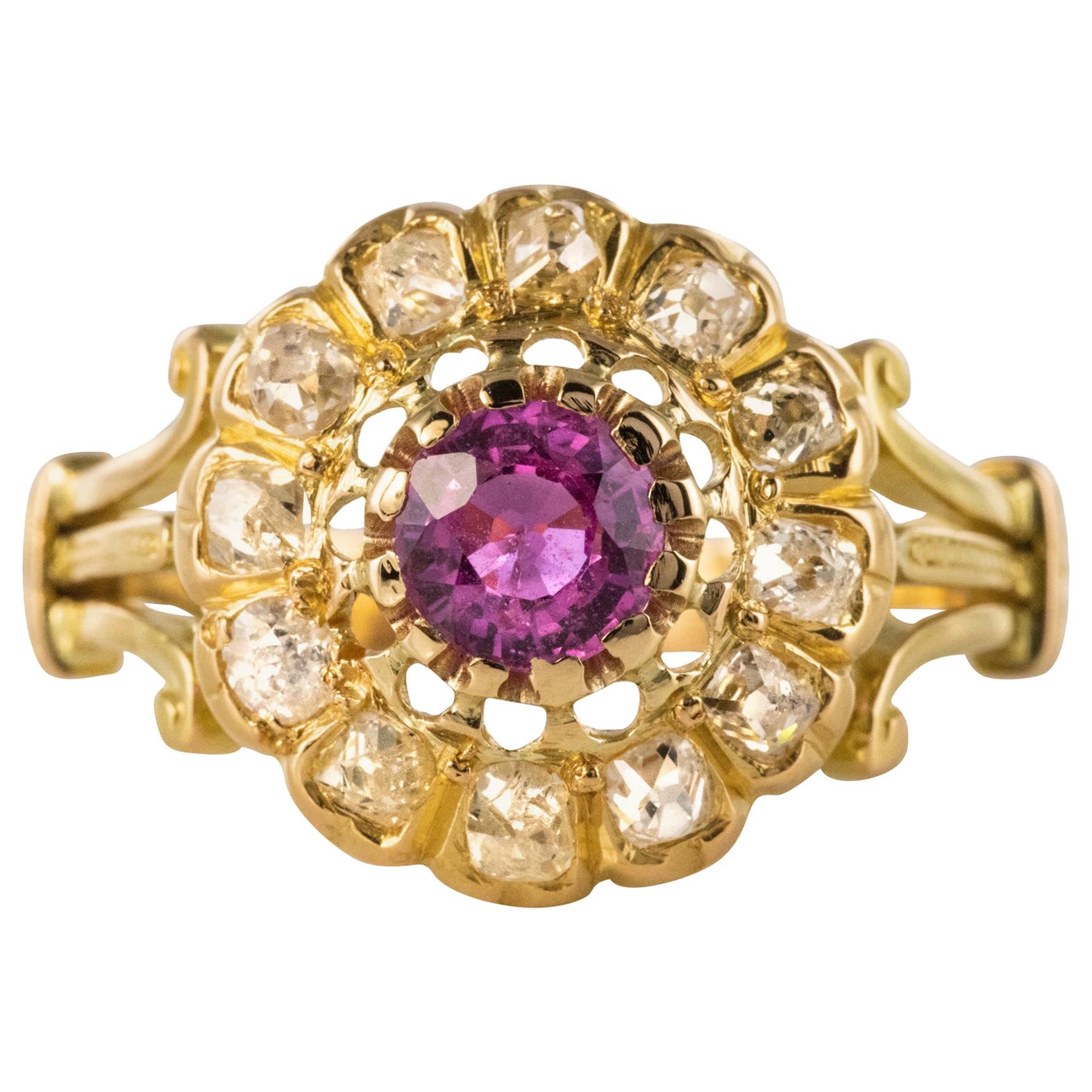 French 1910s Pink Sapphire Diamonds 18 Karat Yellow Gold Daisy Ring