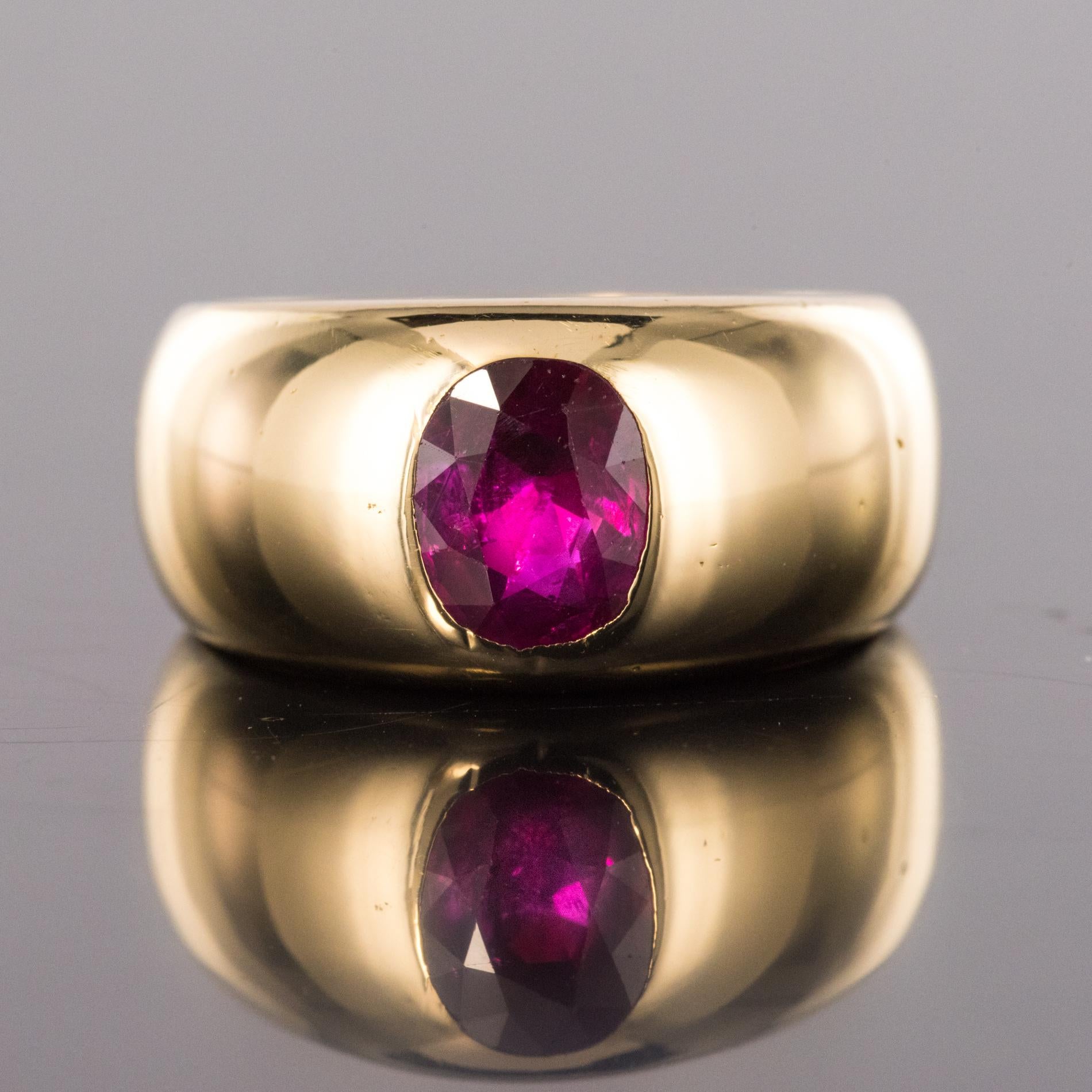 Belle Époque French 1911s No Heat Certified Burmese Ruby 18 Karat Yellow Gold Bangle Ring