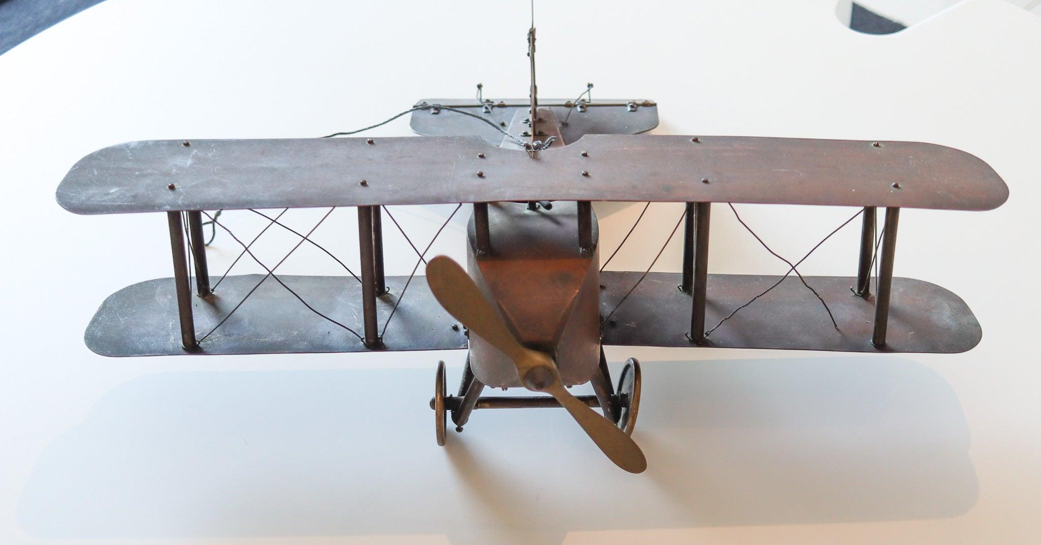 FRANZÖSISCH 1915 Mechanische WWI Doppeldecker Flugzeug Skala Modell In Kupfer und Bronze (Messing) im Angebot