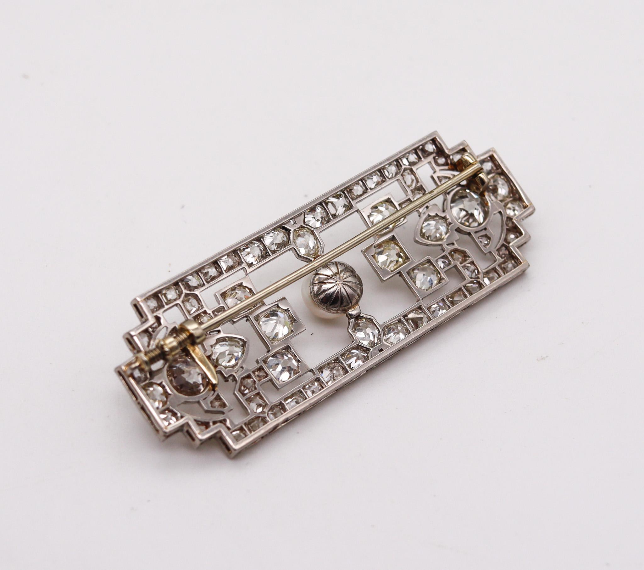 French 1920 Art Deco Geometric Brooch in Platinum with 10.70ctw in Diamonds For Sale 1