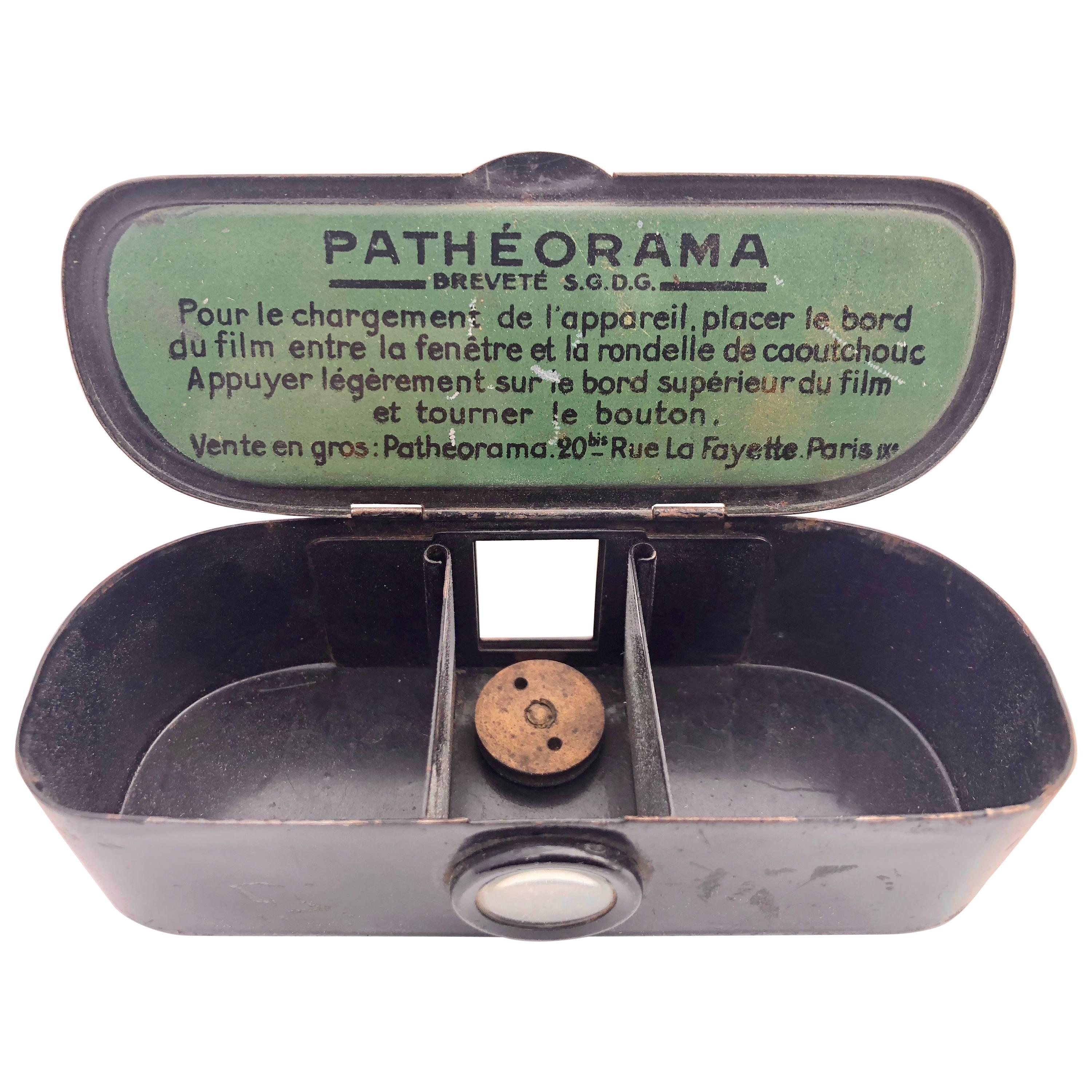 Voiteur de photos Patheorama français des années 1920 dans sa boîte, avec une collection de 96 films en vente