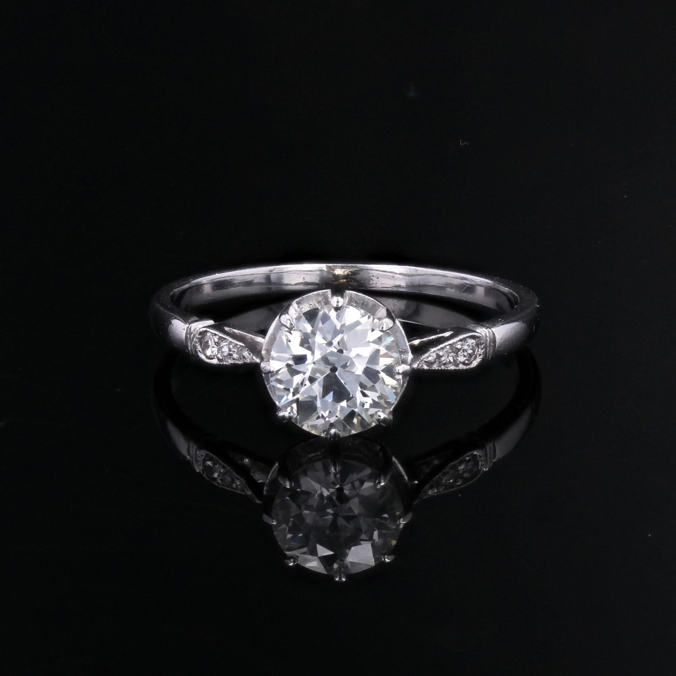 French 1920s 1.10 Carat Diamond Platinum Solitaire Ring In Excellent Condition In Poitiers, FR