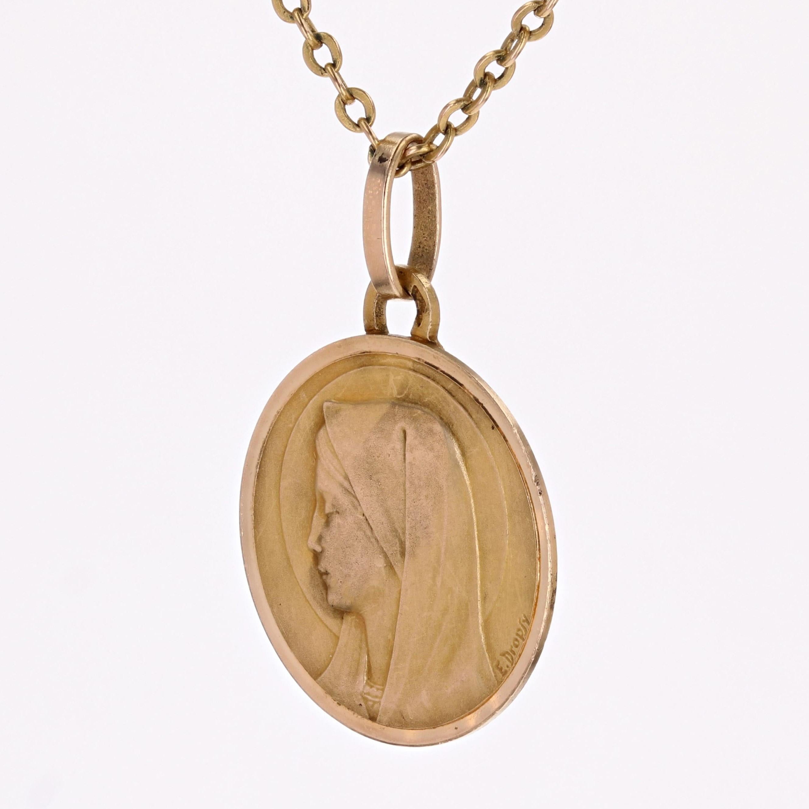 French 1920s 18 Karat Rose Gold Virgin Mary Haloed Dropsy Signed Medal Pendant In Good Condition In Poitiers, FR