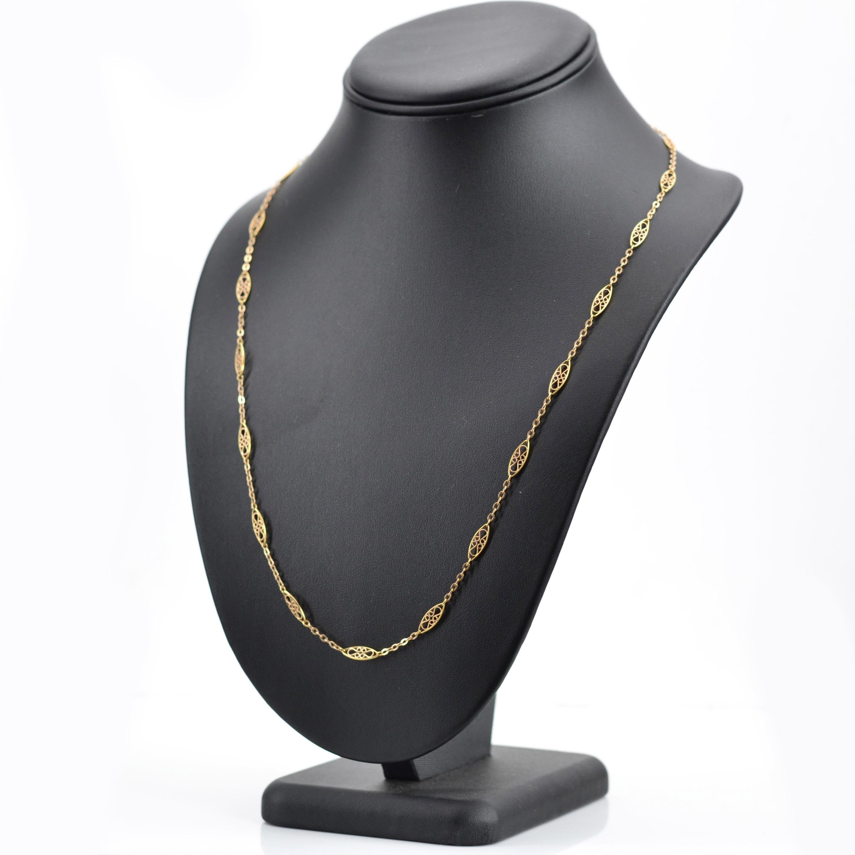 French 1920s 18 Karat Yellow Gold Filigree Chain Necklace 2