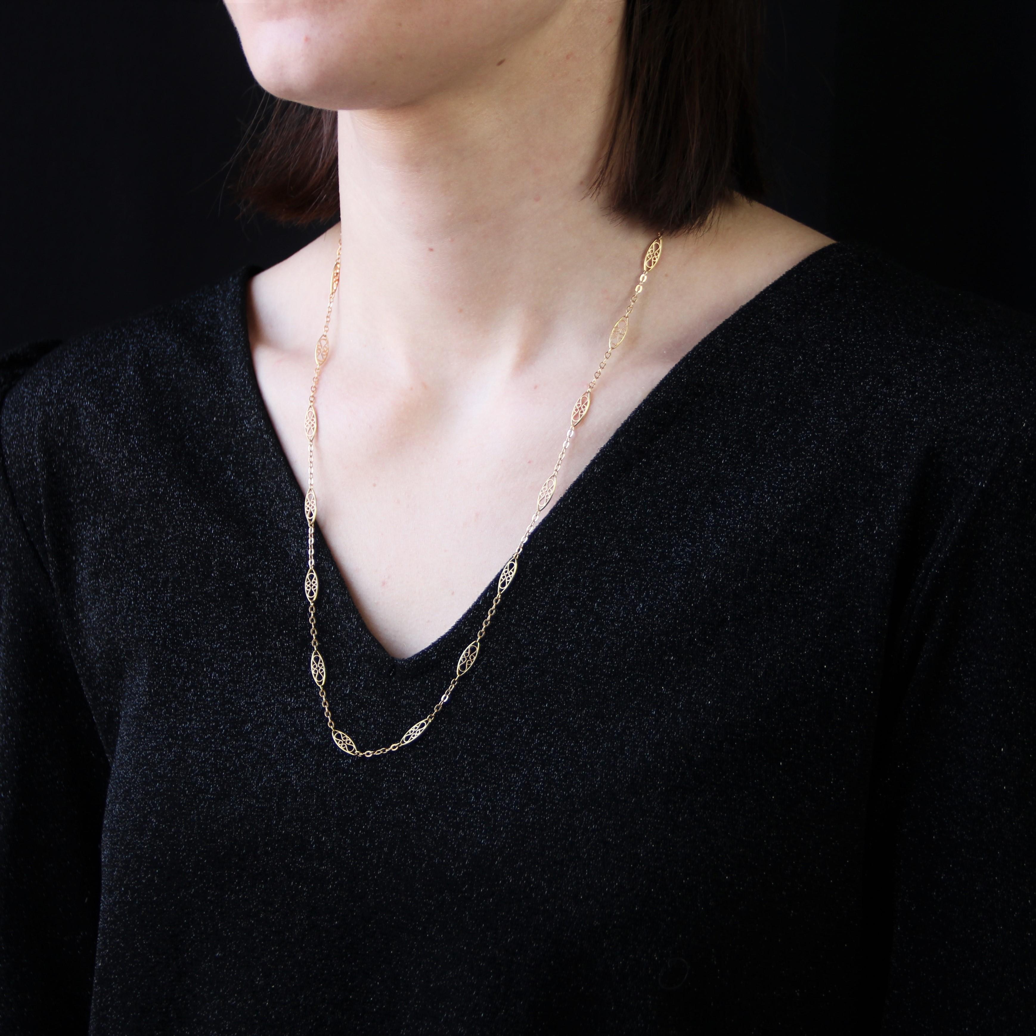 French 1920s 18 Karat Yellow Gold Filigree Chain Necklace 3